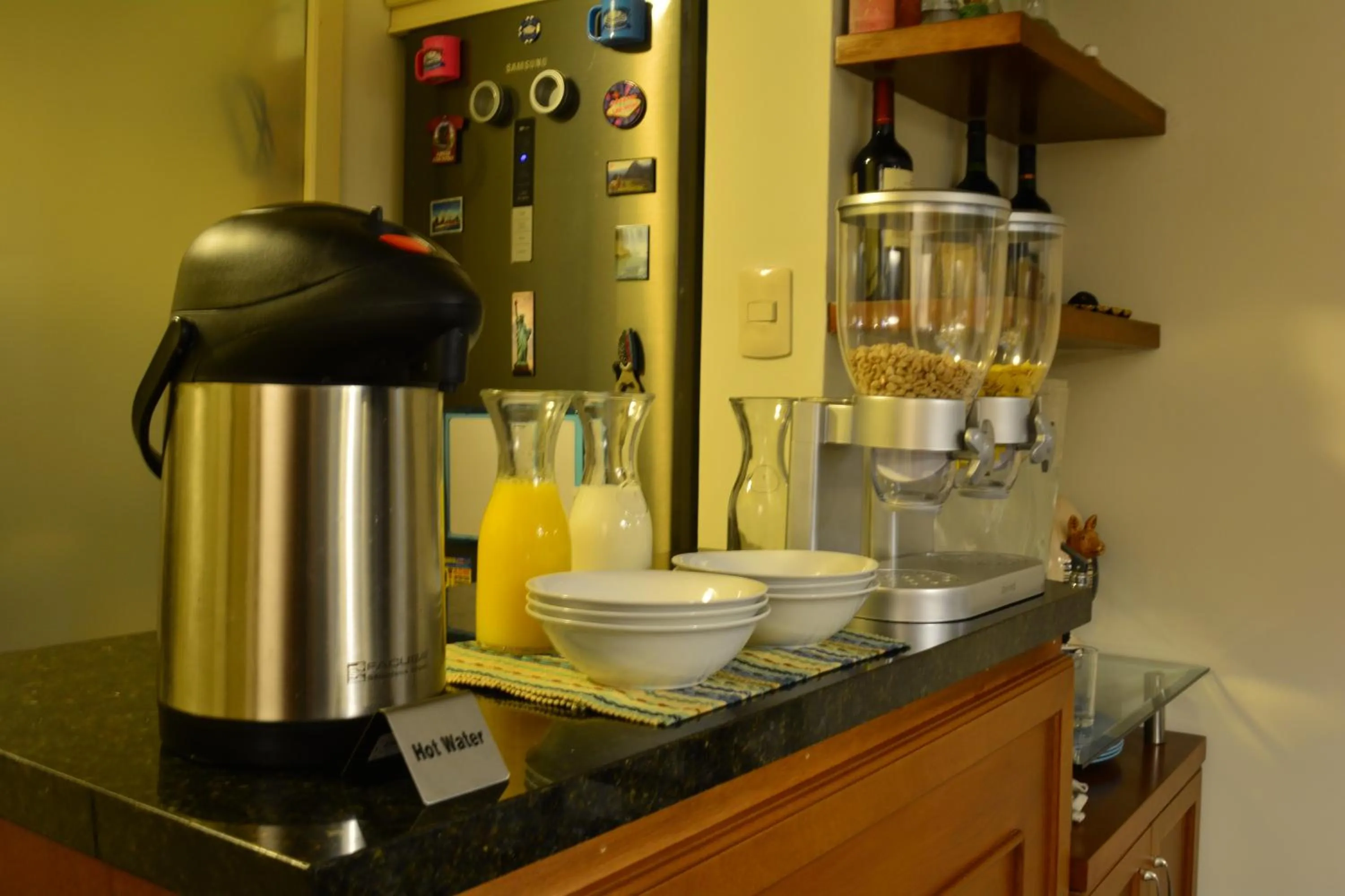 Coffee/tea facilities in Kangaroo Wasi Airport Bed & Breakfast