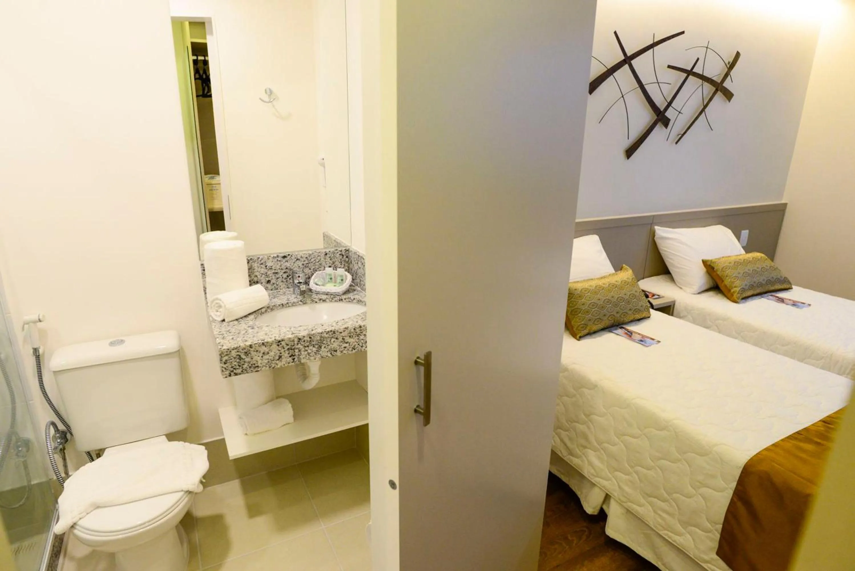 Bedroom, Bed in Tulip Inn Vila Velha