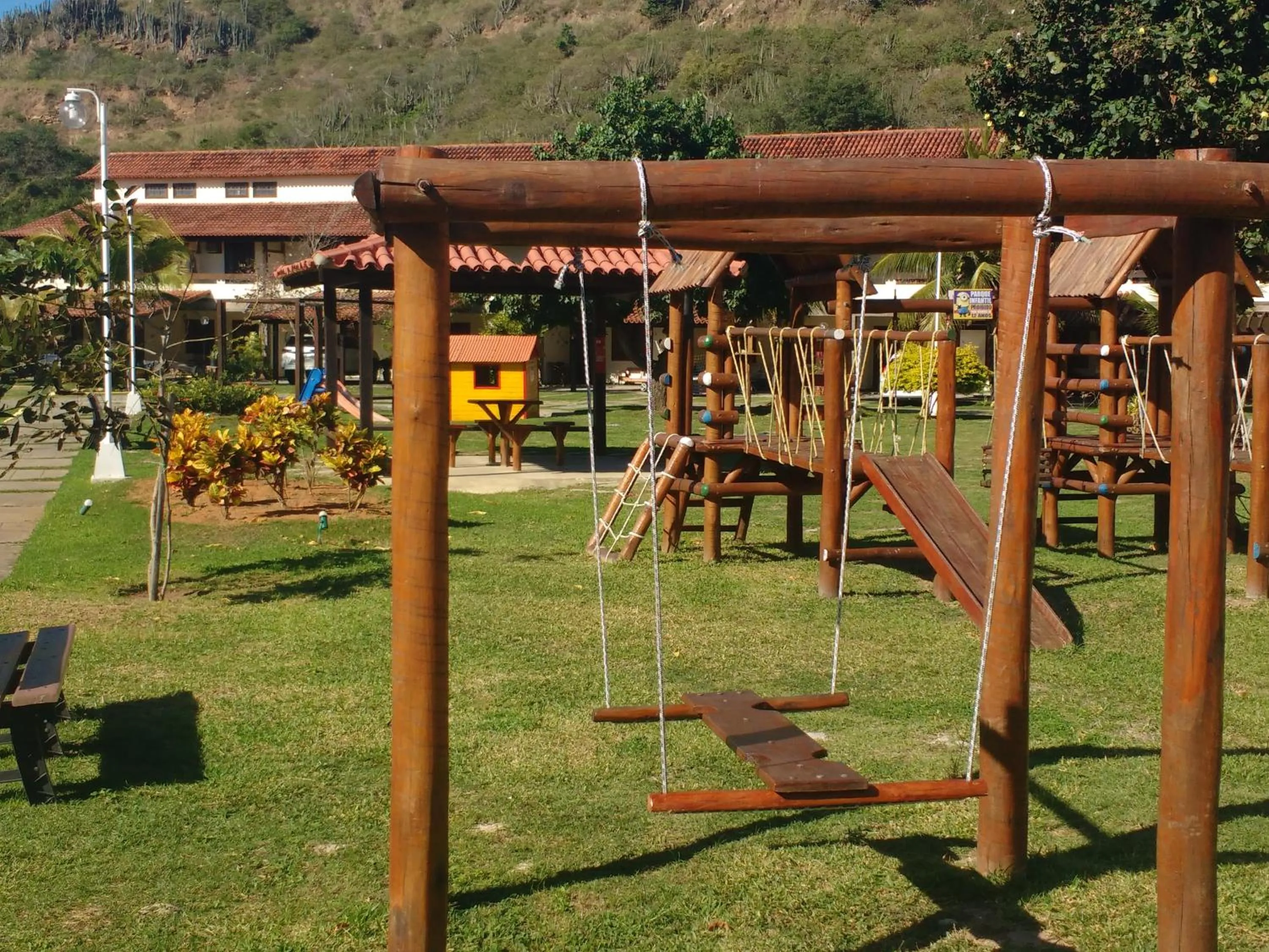 Children play ground in Casa 4 quartos Condomínio em Frente a Praia Grande