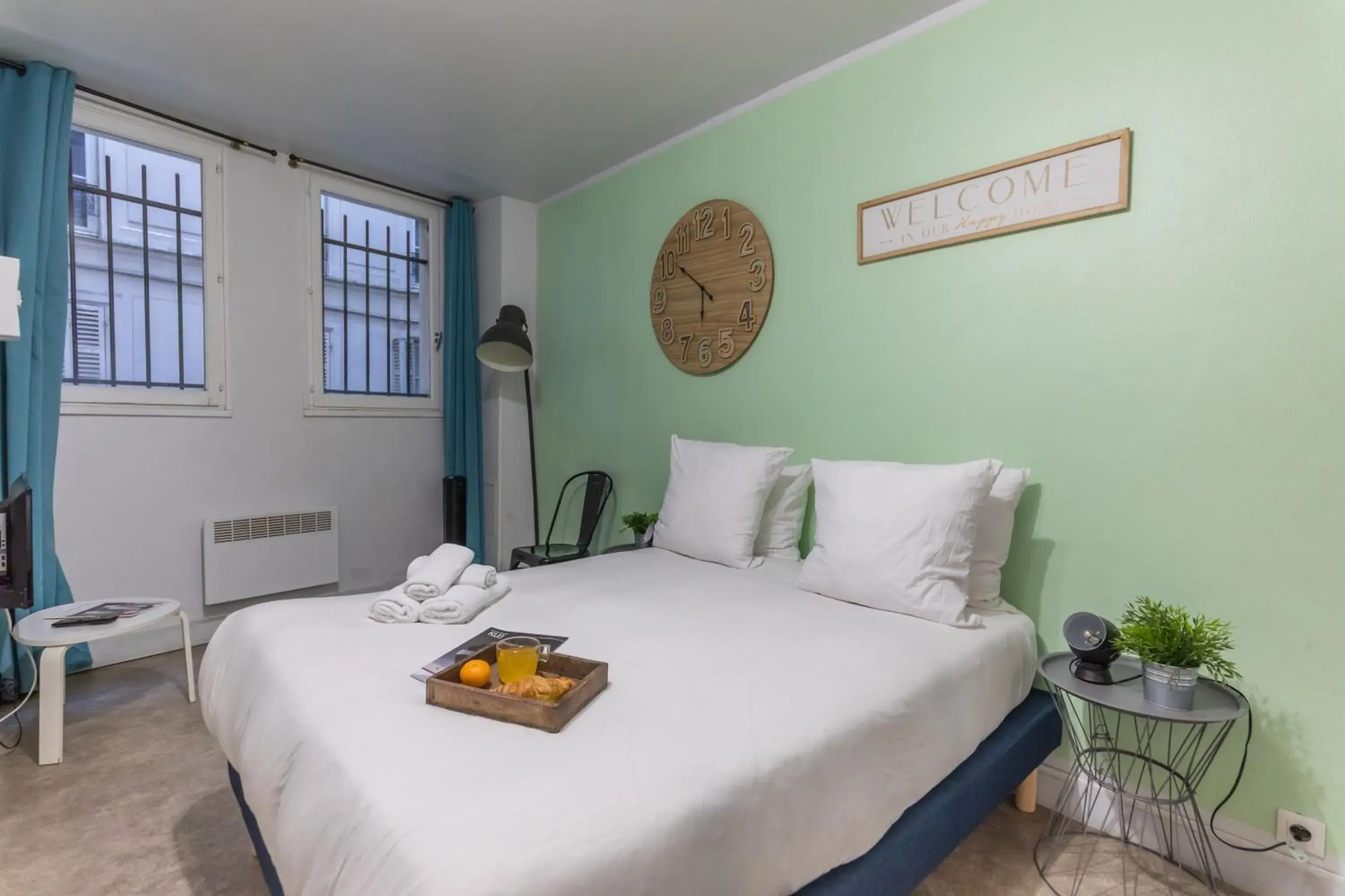 Three-Bedroom Apartment in WS Hôtel de Ville - Le Marais Three-Bedroom Apartment in WS Hôtel de Ville - Le Marais