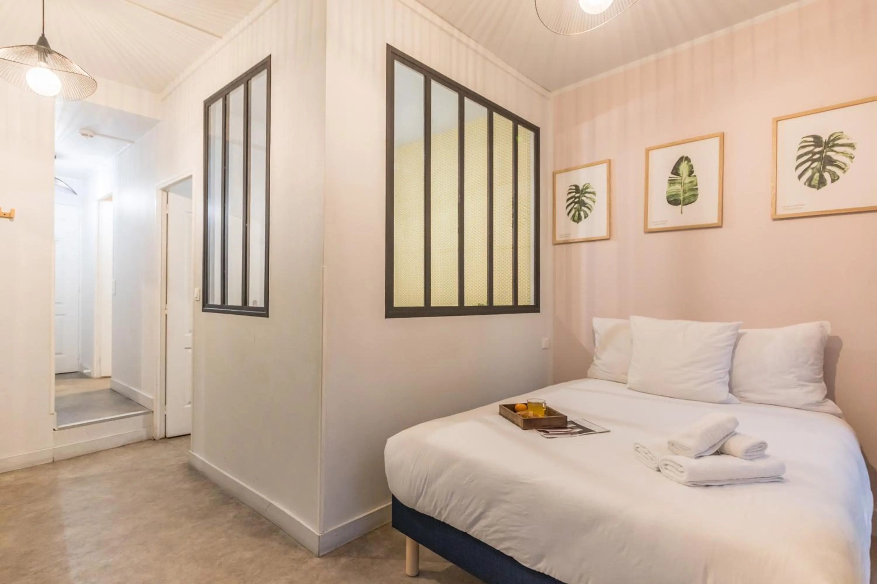 Photo of the whole room, Bed in WS Hôtel de Ville - Le Marais