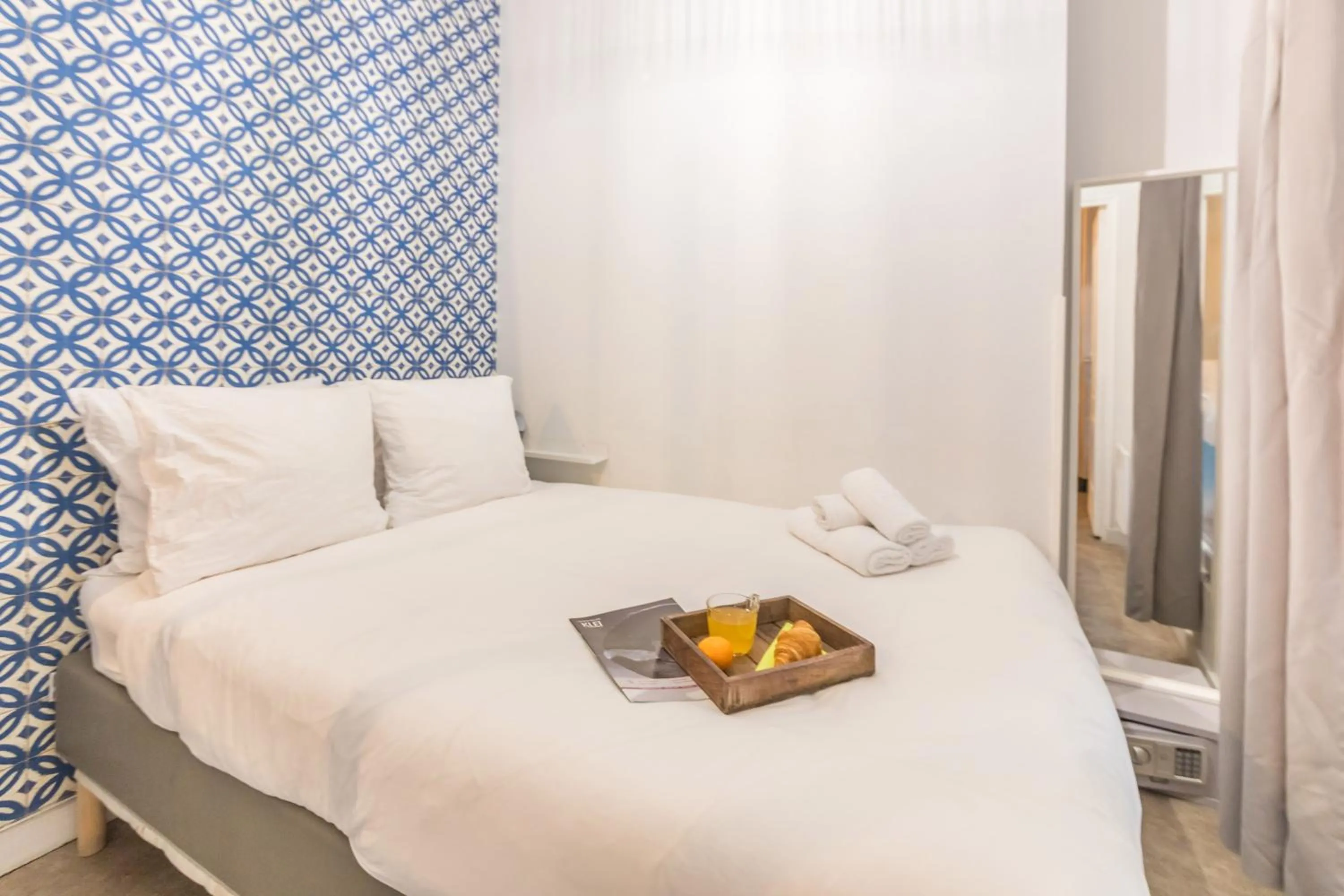 Photo of the whole room, Bed in WS Hôtel de Ville - Le Marais