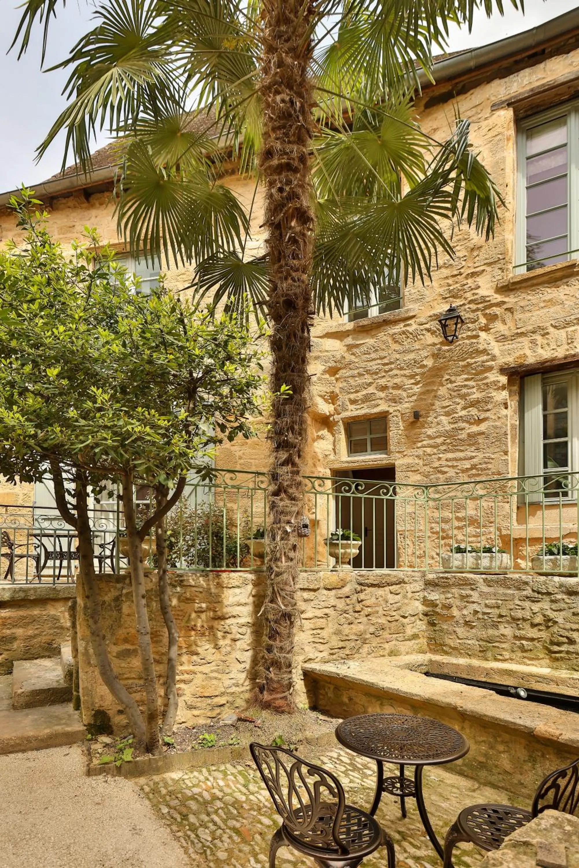 Garden in La Villa des Consuls - Gîte de tourisme de charme