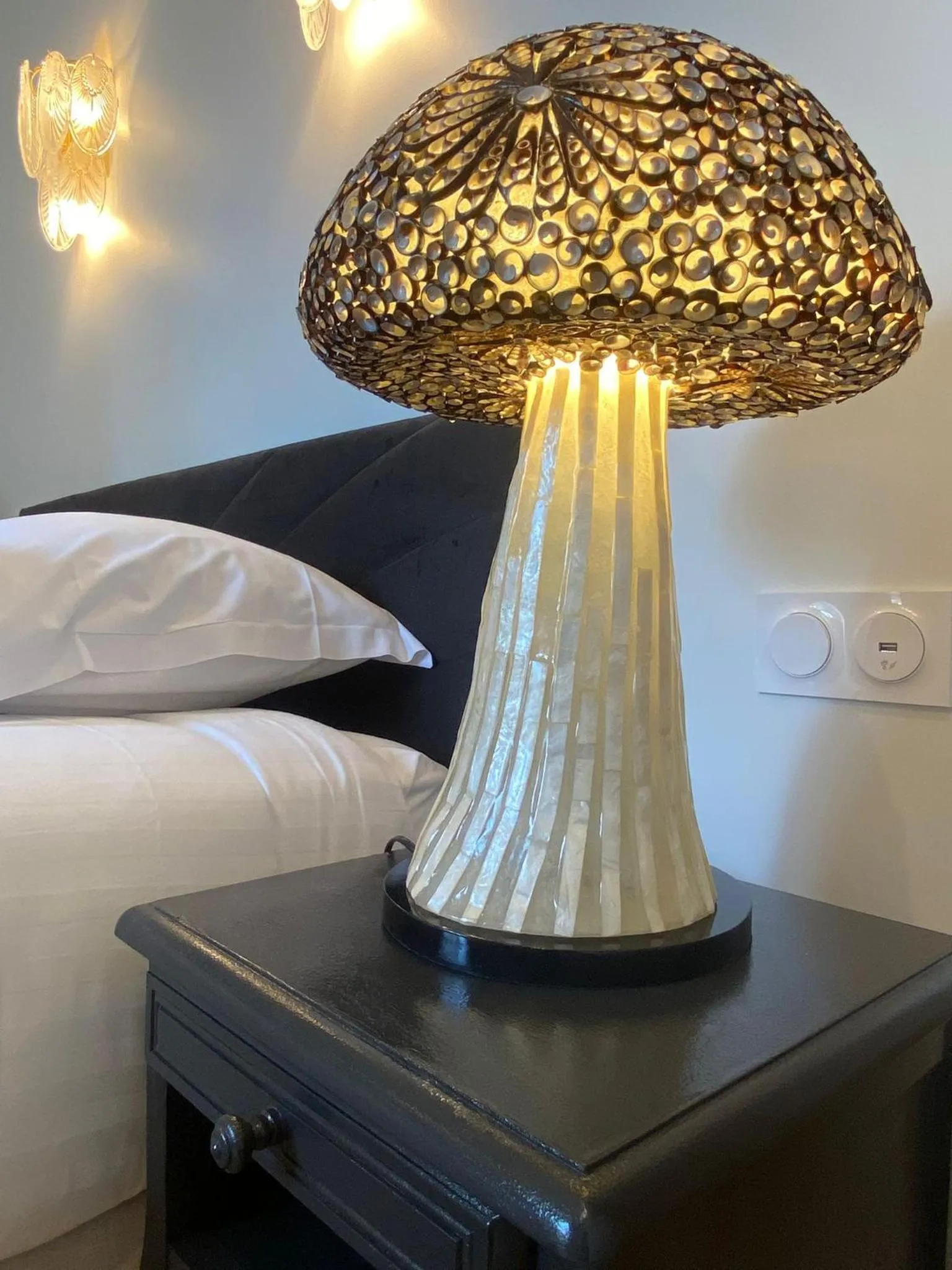 Decorative detail, Bed in La Villa des Consuls - Gîte de tourisme de charme