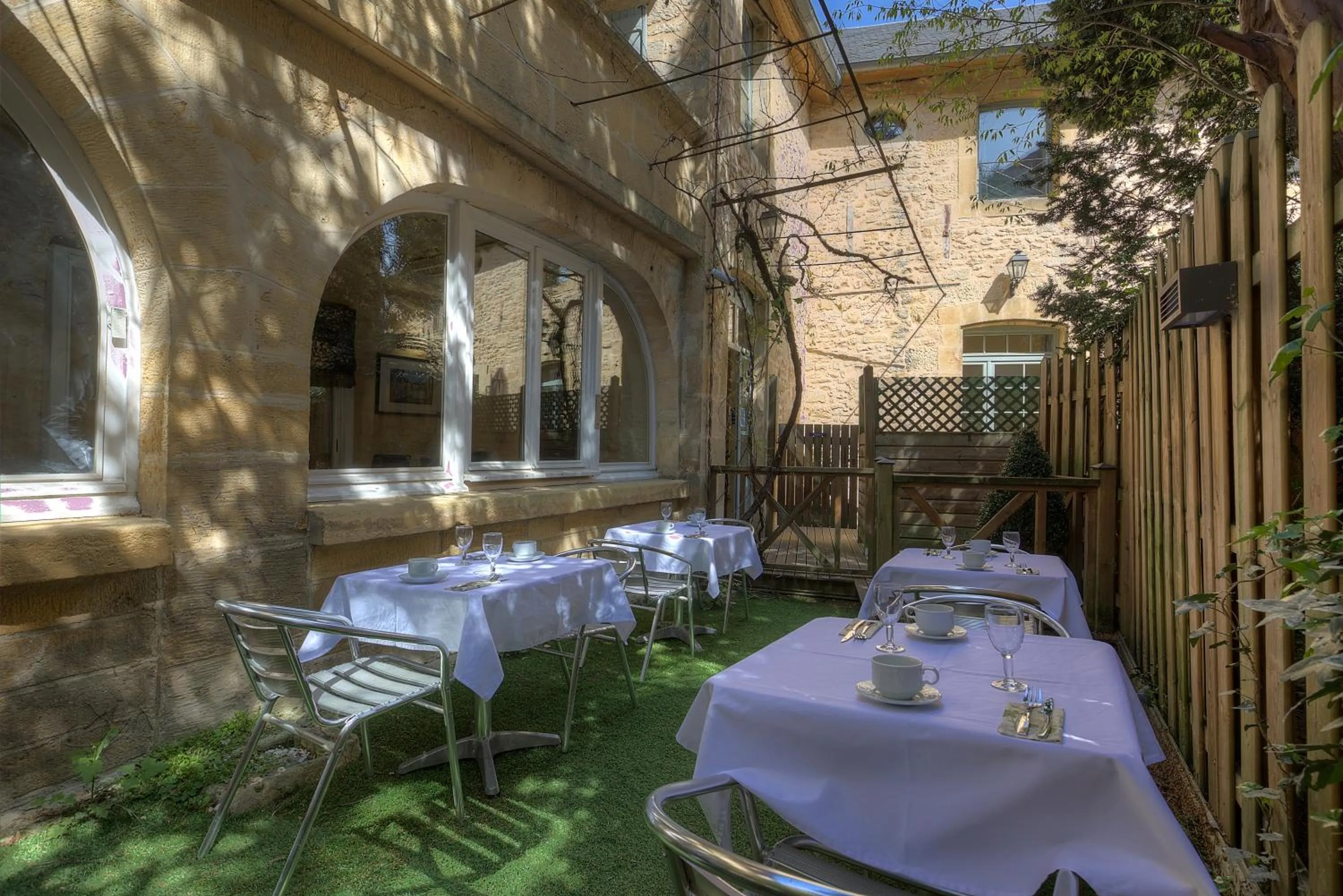 Patio in La Villa des Consuls - Gîte de tourisme de charme