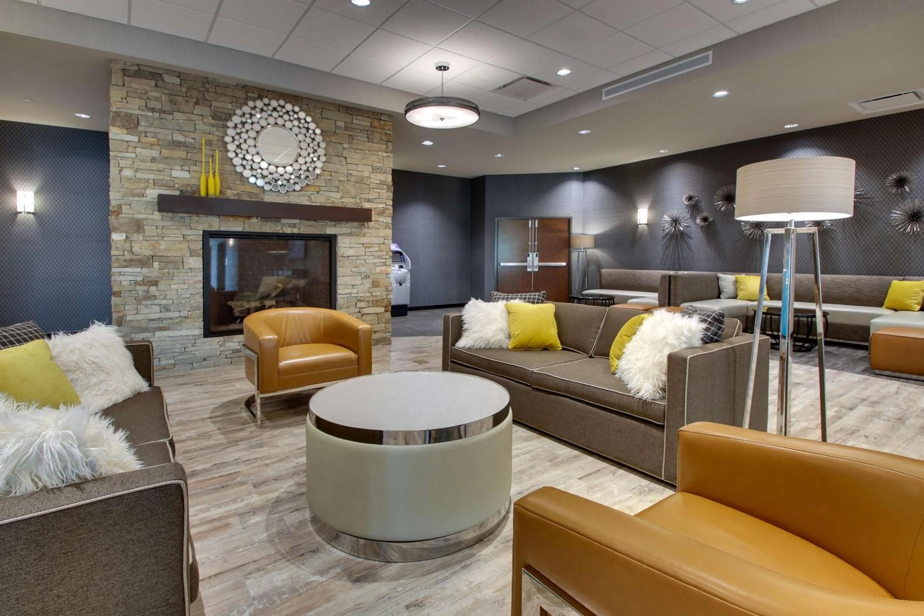 Lobby or reception in Drury Plaza Hotel Cape Girardeau Conference Center