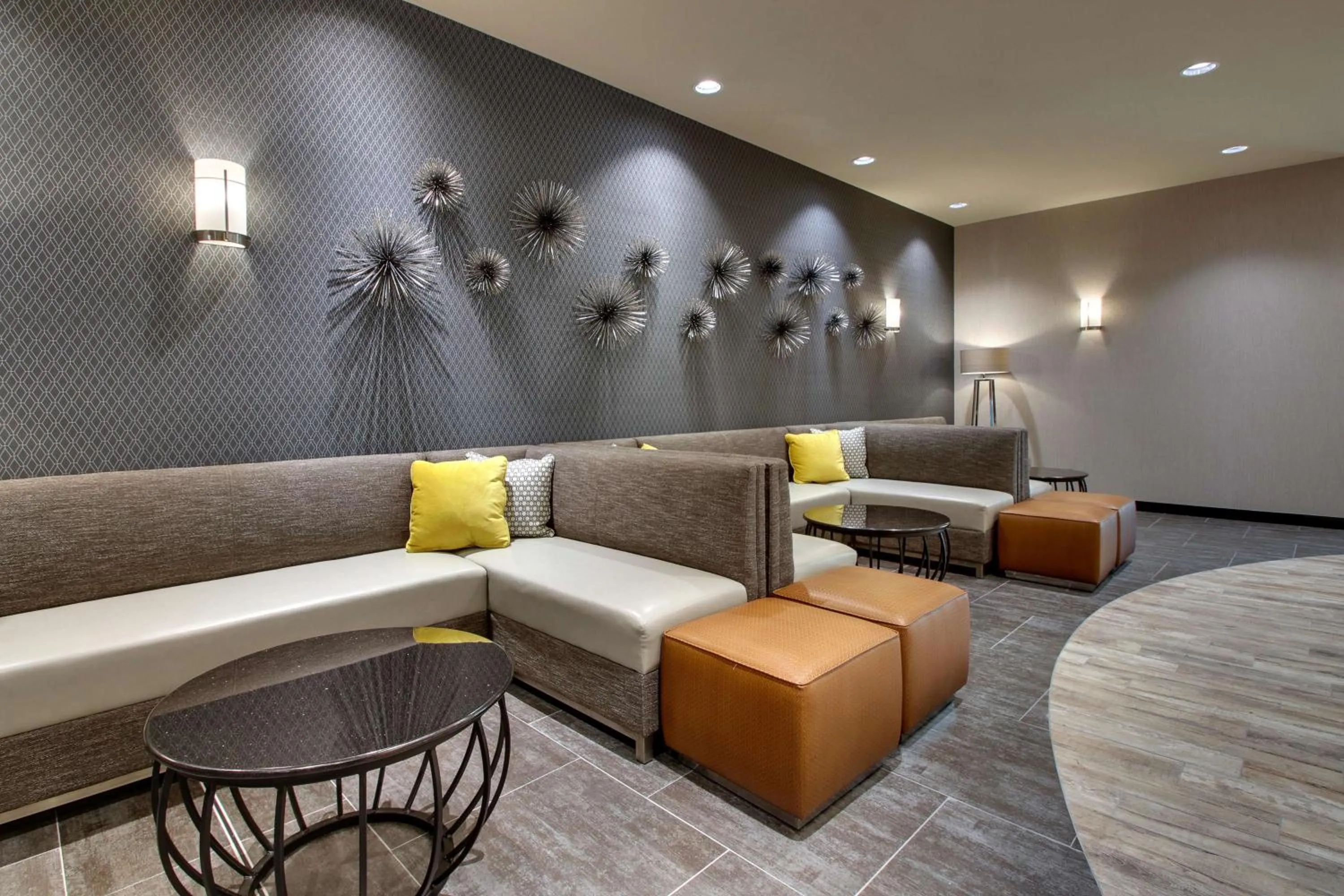 Lobby or reception in Drury Plaza Hotel Cape Girardeau Conference Center