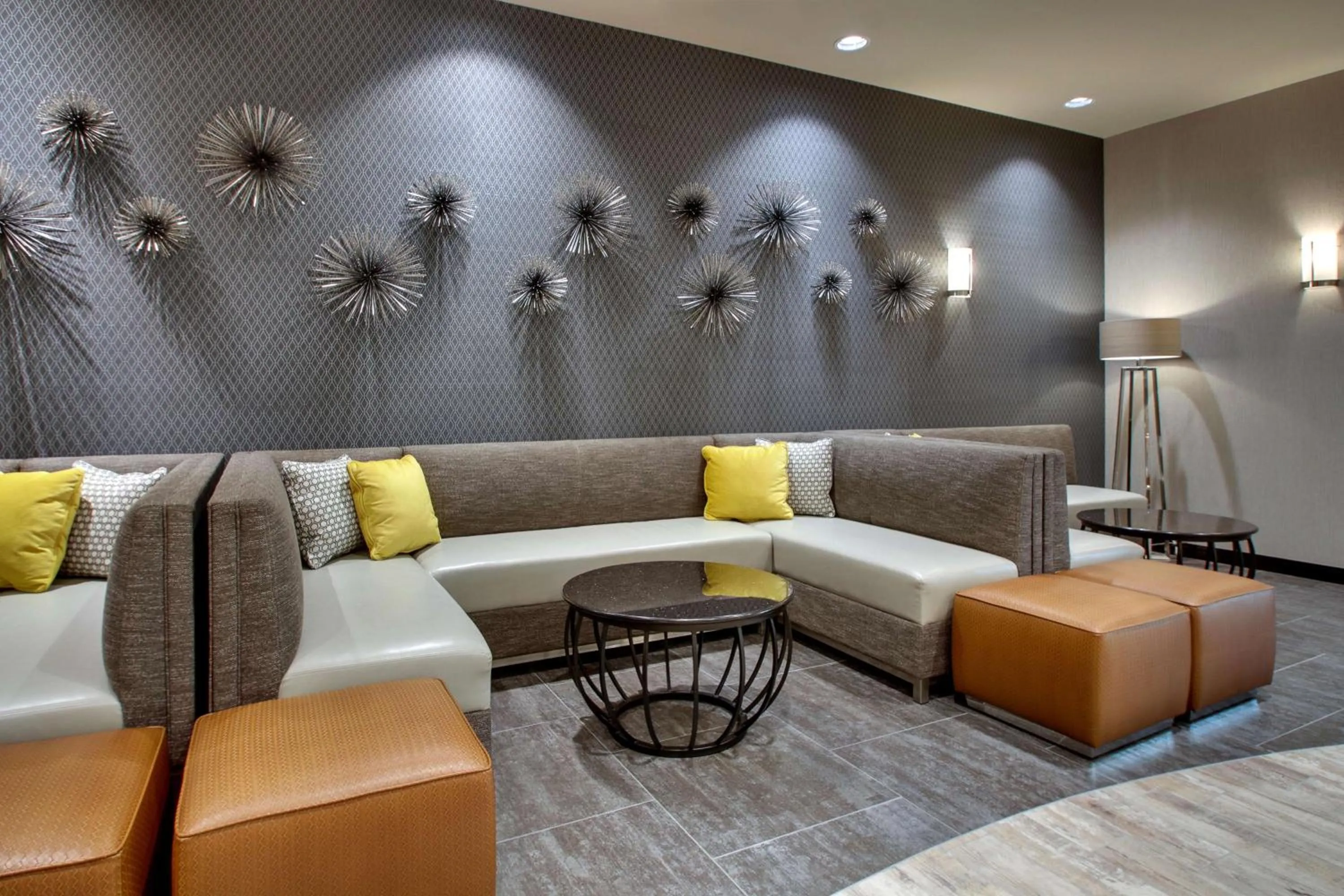 Lobby or reception in Drury Plaza Hotel Cape Girardeau Conference Center