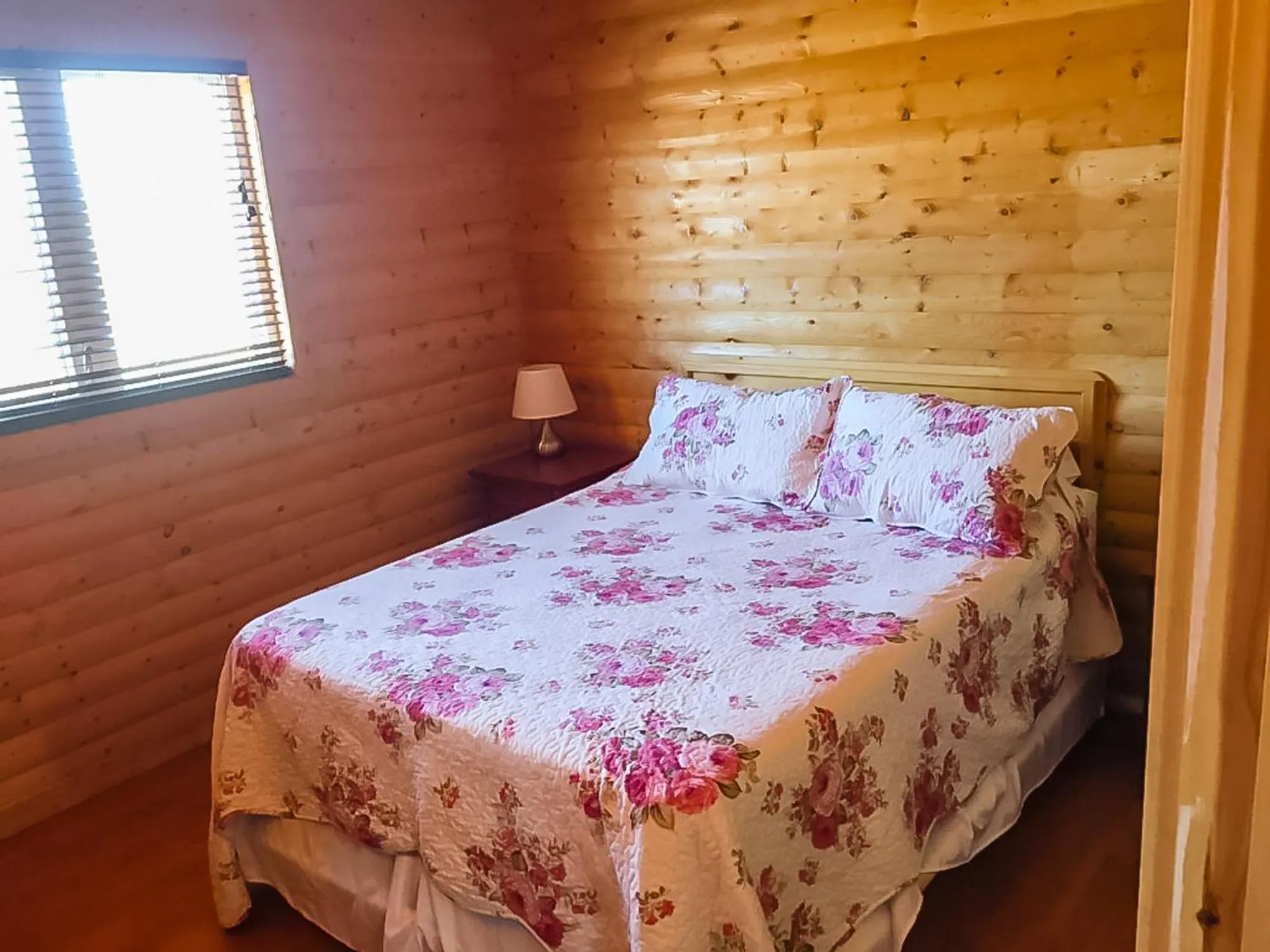 Bed in Hillside Cottages