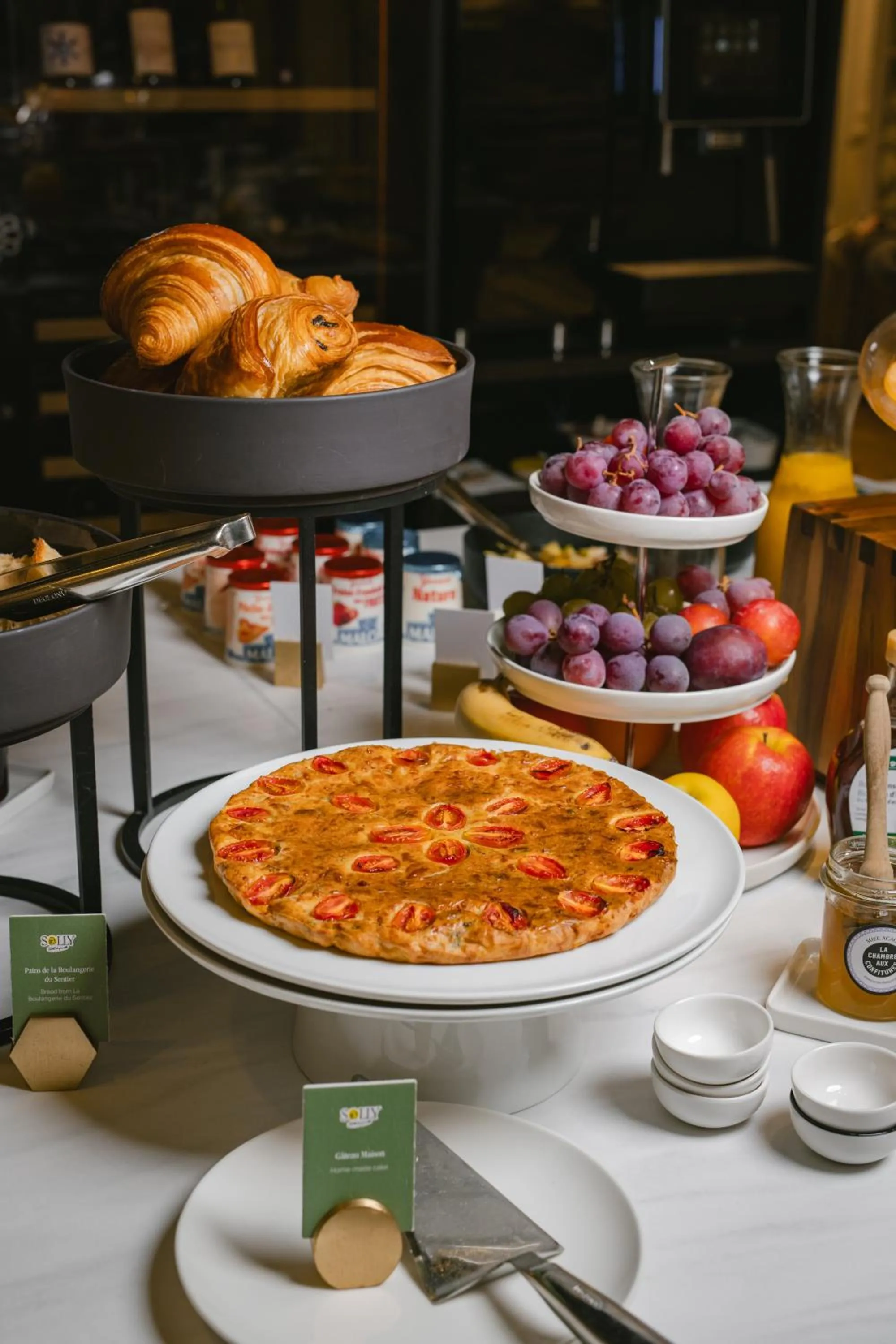 Breakfast in Solly Hôtel Paris