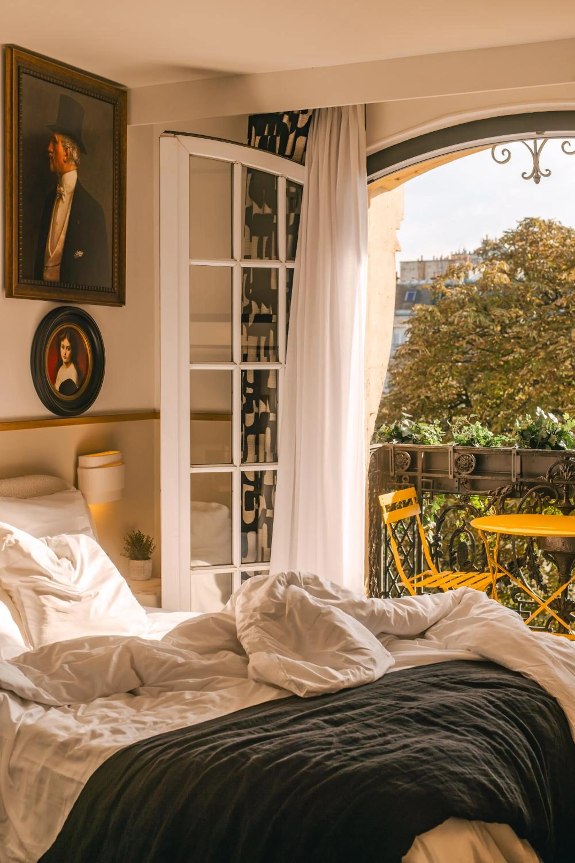 Balcony/Terrace, Bed in Solly Hôtel Paris