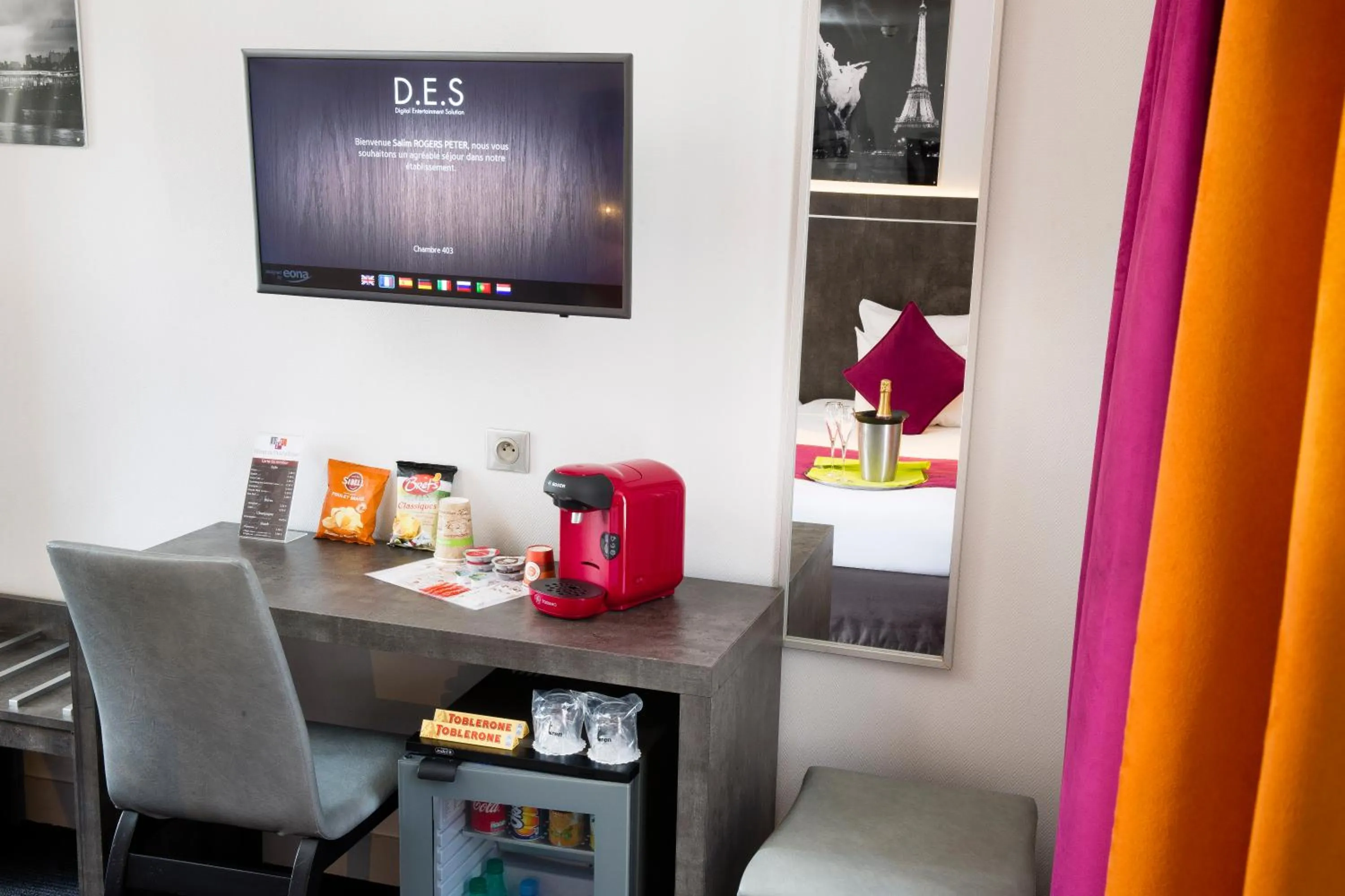 Photo of the whole room in Hôtel du Plat d'Etain