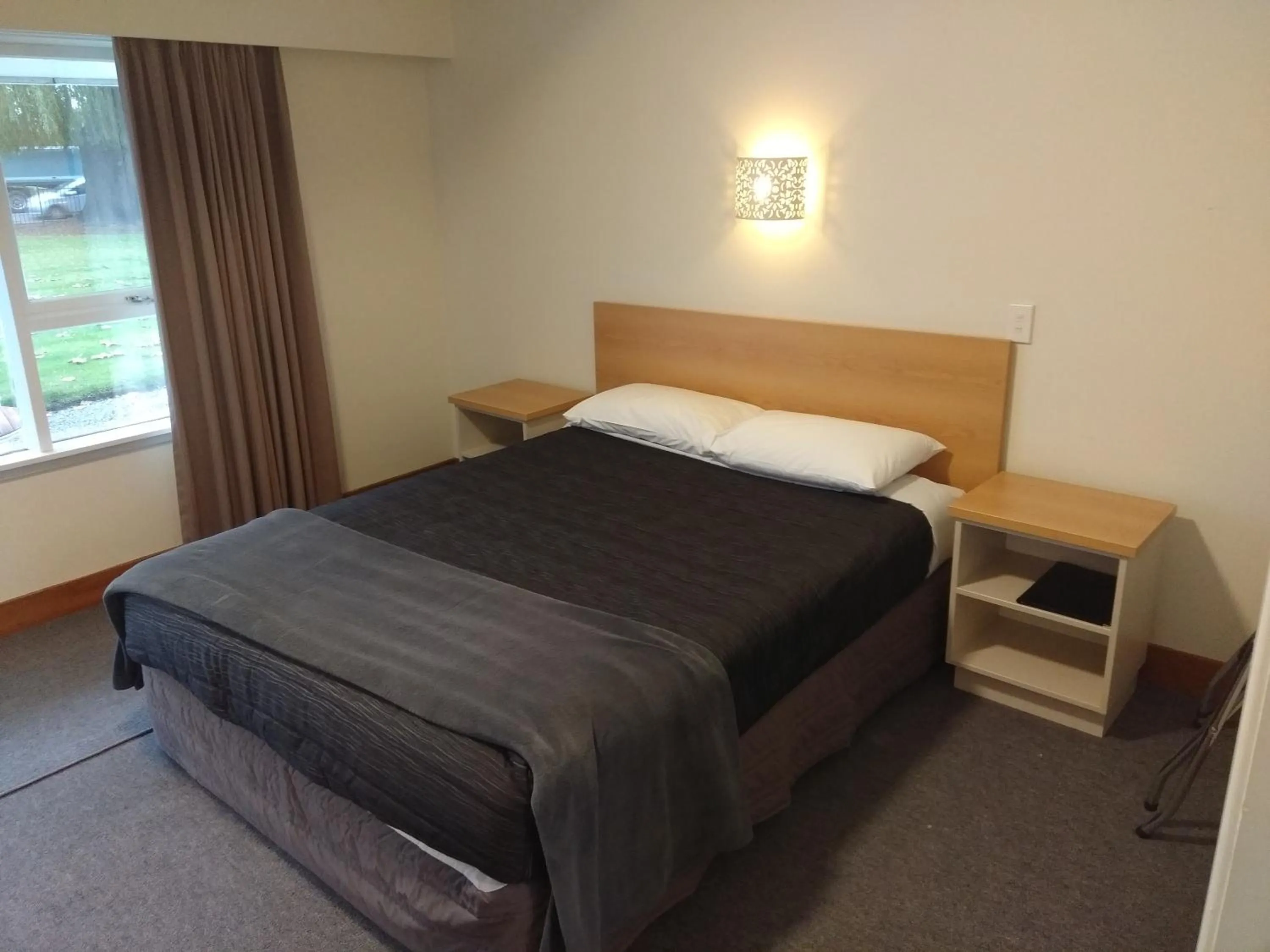 Bed in The Redwood Hotel