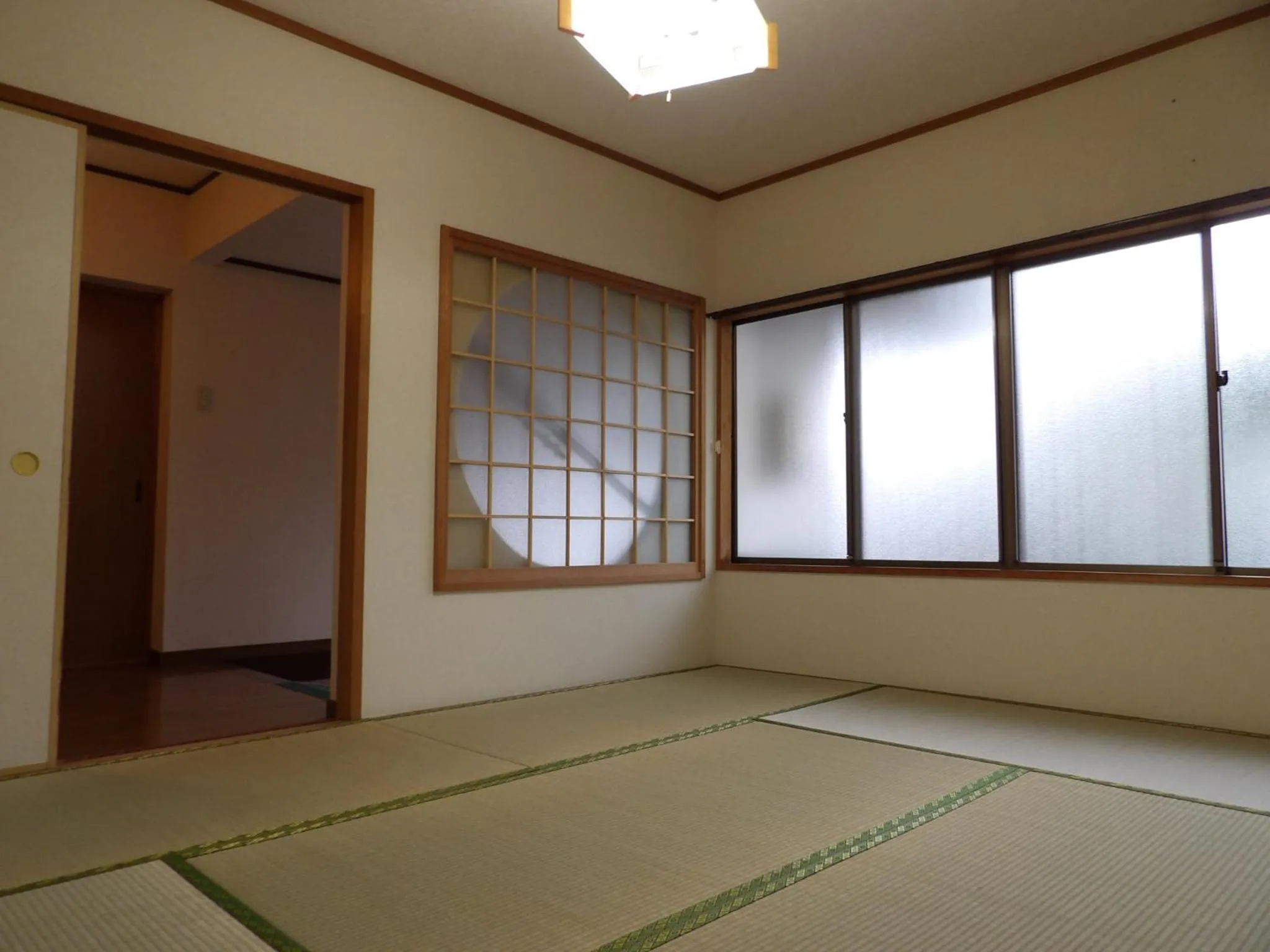 Photo of the whole room in Wholeearth Ryokan Hiroshima