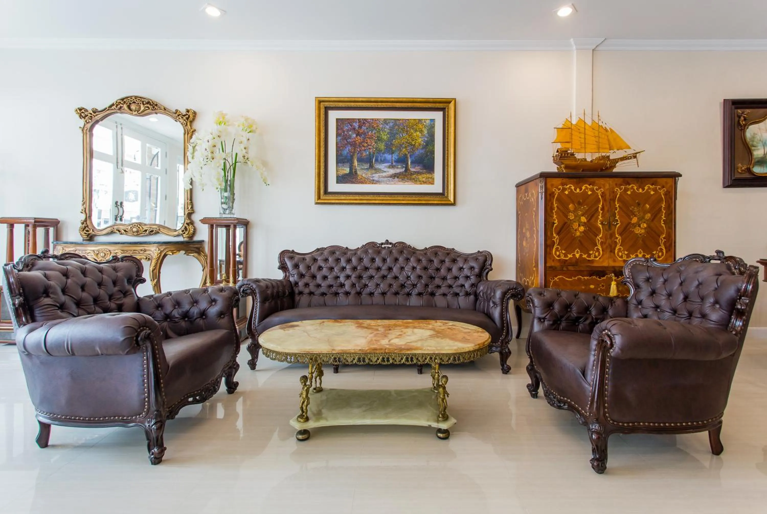 Property building in The Lek Aree