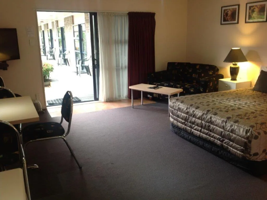 Bed in Central Park Motor Inn