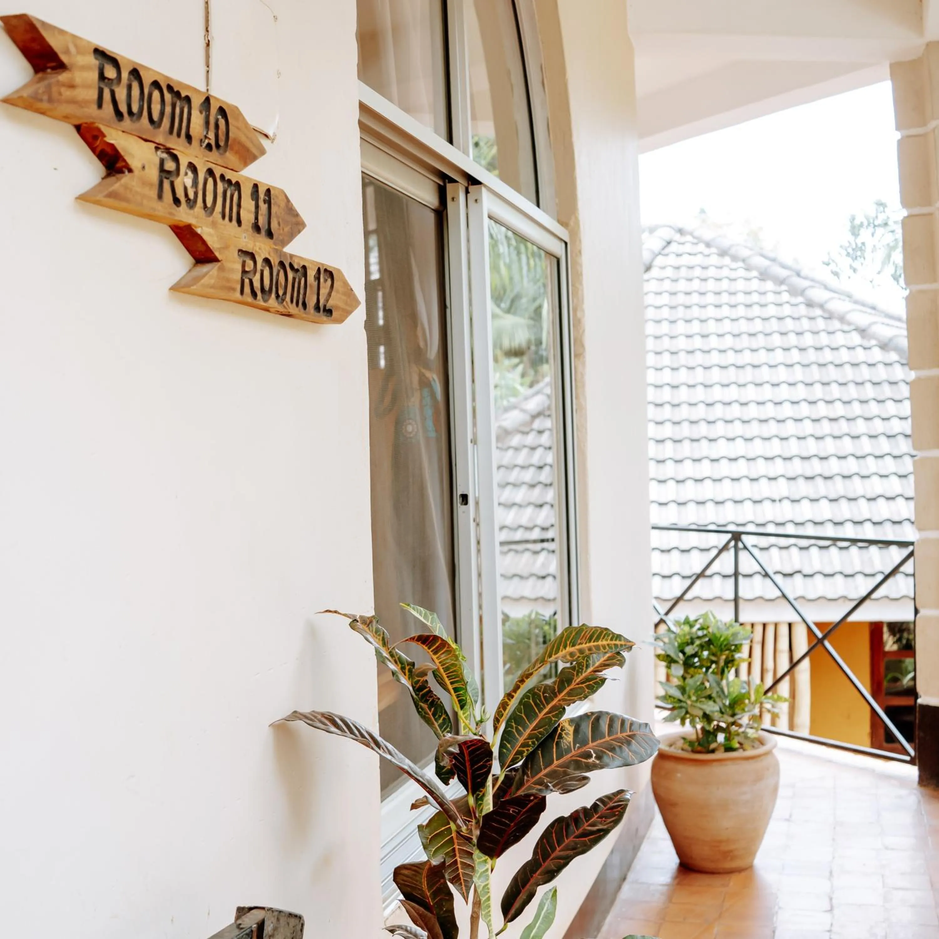 Logo/Certificate/Sign in ViaVia Entebbe