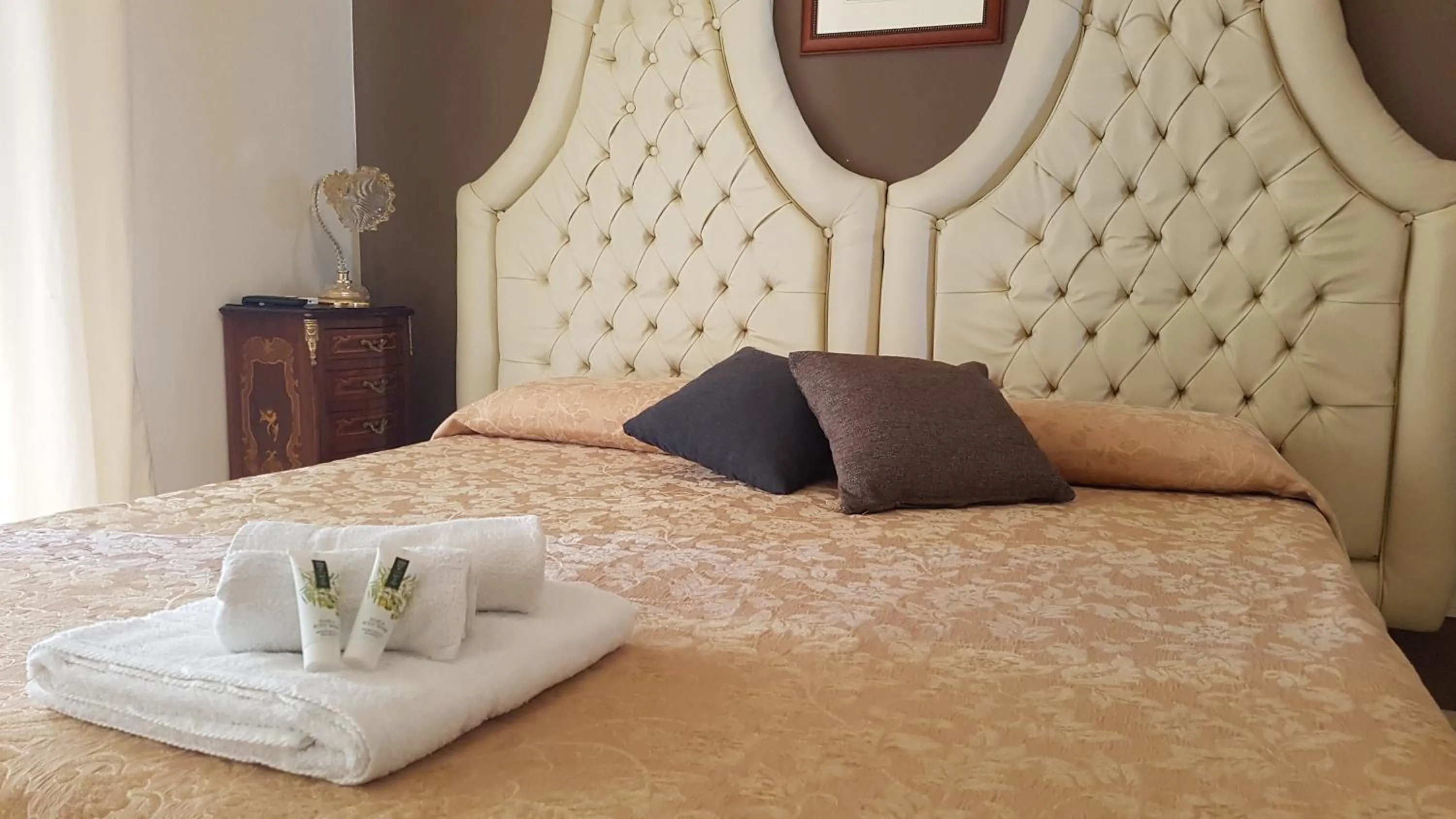 Bed in B&B TORRE DEI SARACENI