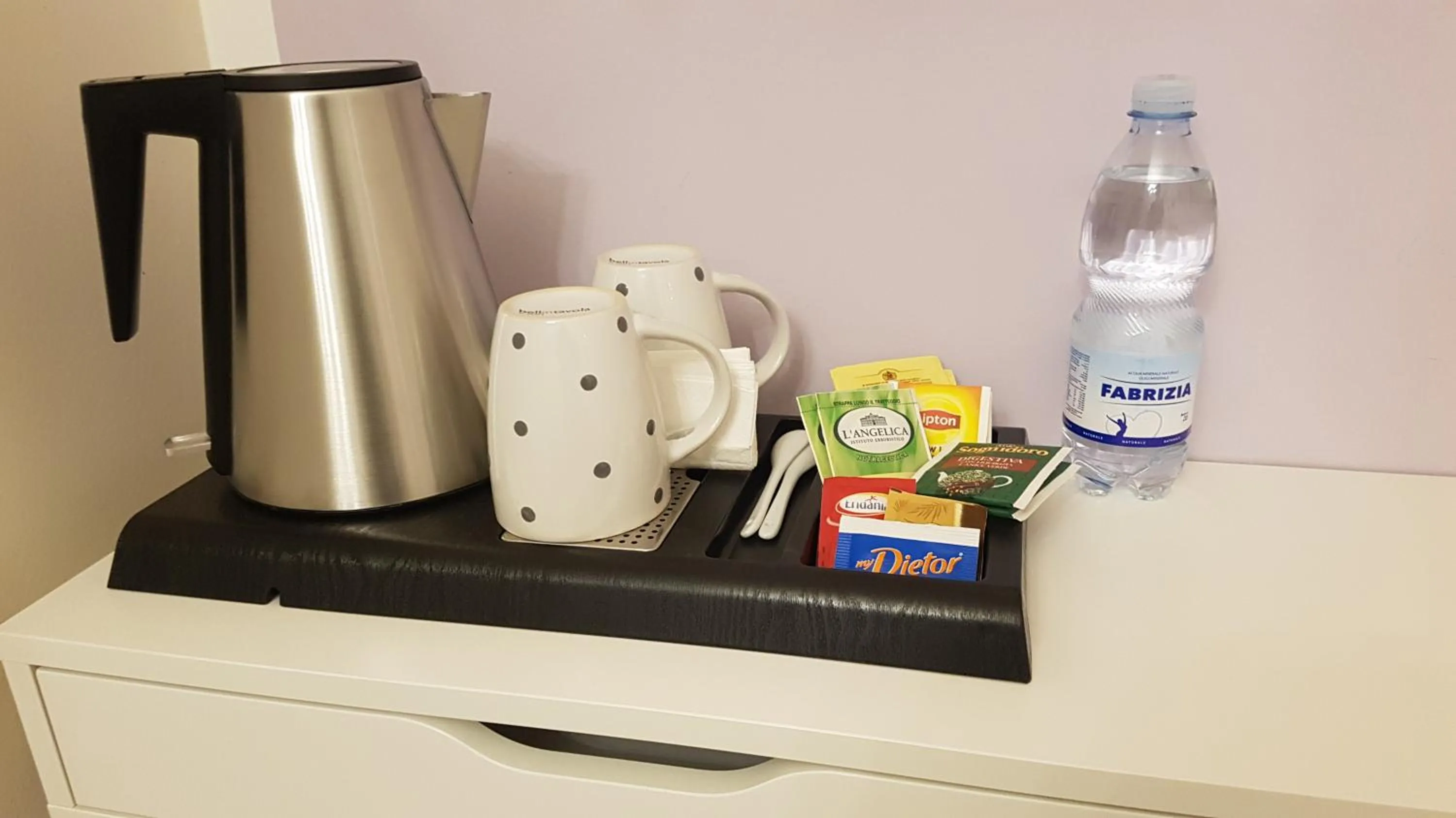 Coffee/tea facilities in B&B TORRE DEI SARACENI