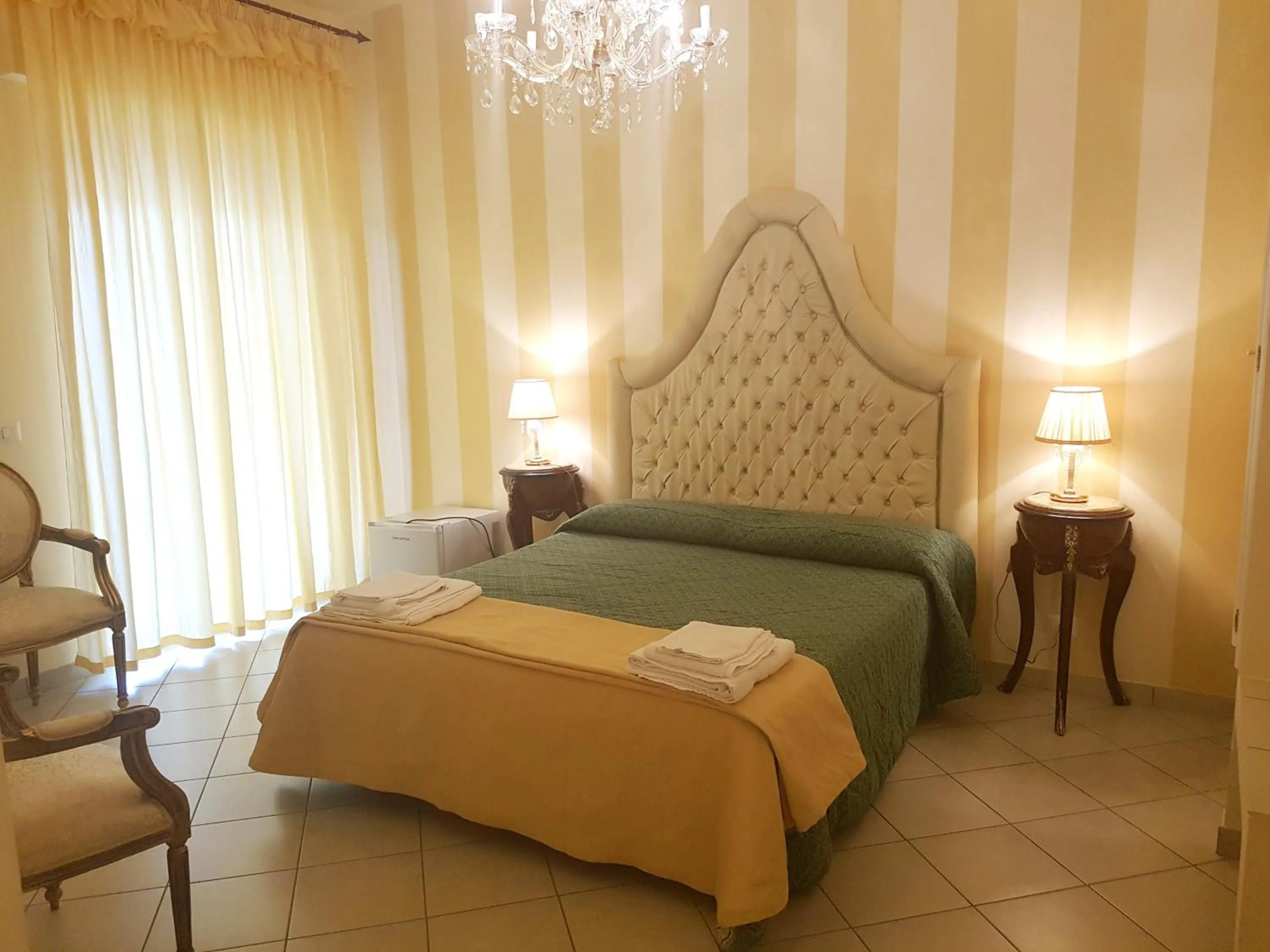 Bedroom in B&B TORRE DEI SARACENI