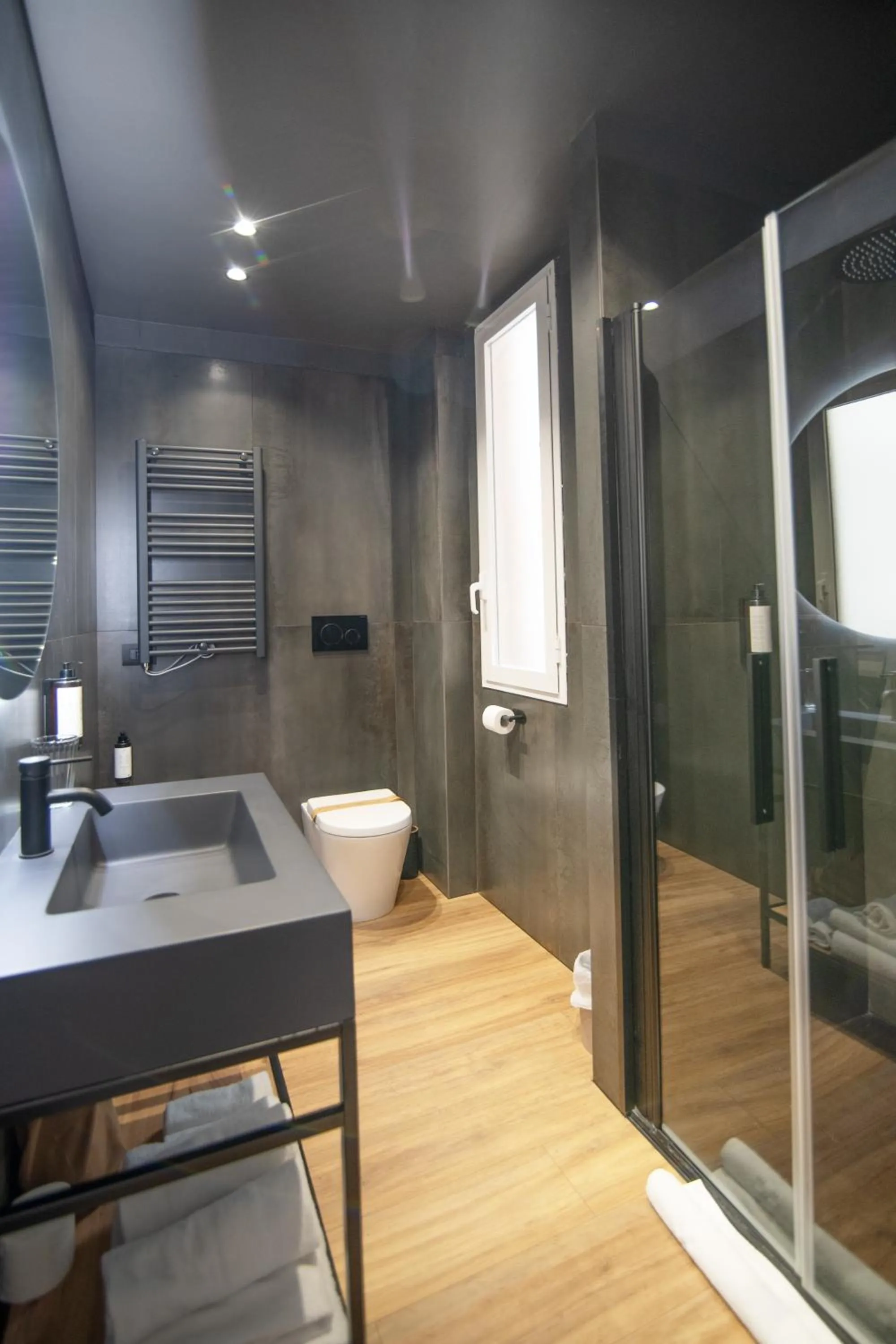 Shower in Albium Hotel