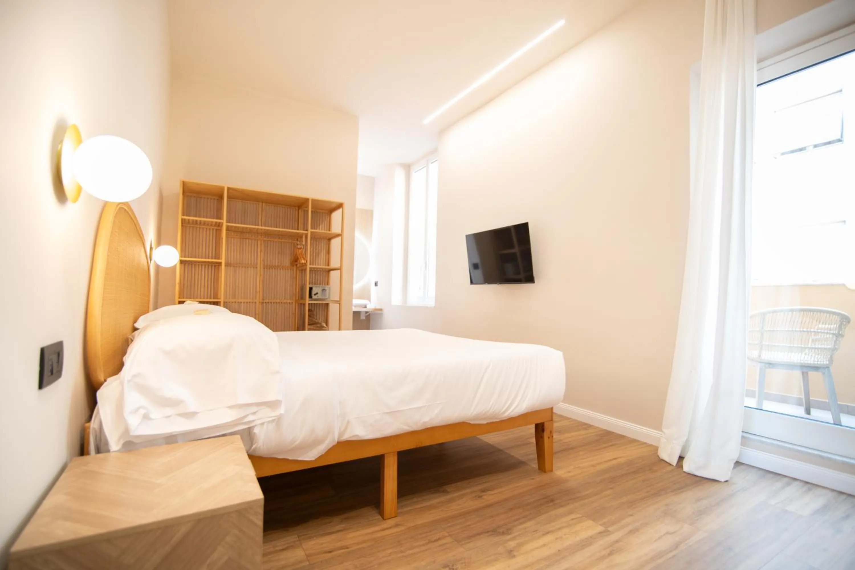 Photo of the whole room, Bed in Albium Hotel