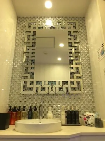 Decorative detail in H-SEVEN TOYAMA (Adult Only)