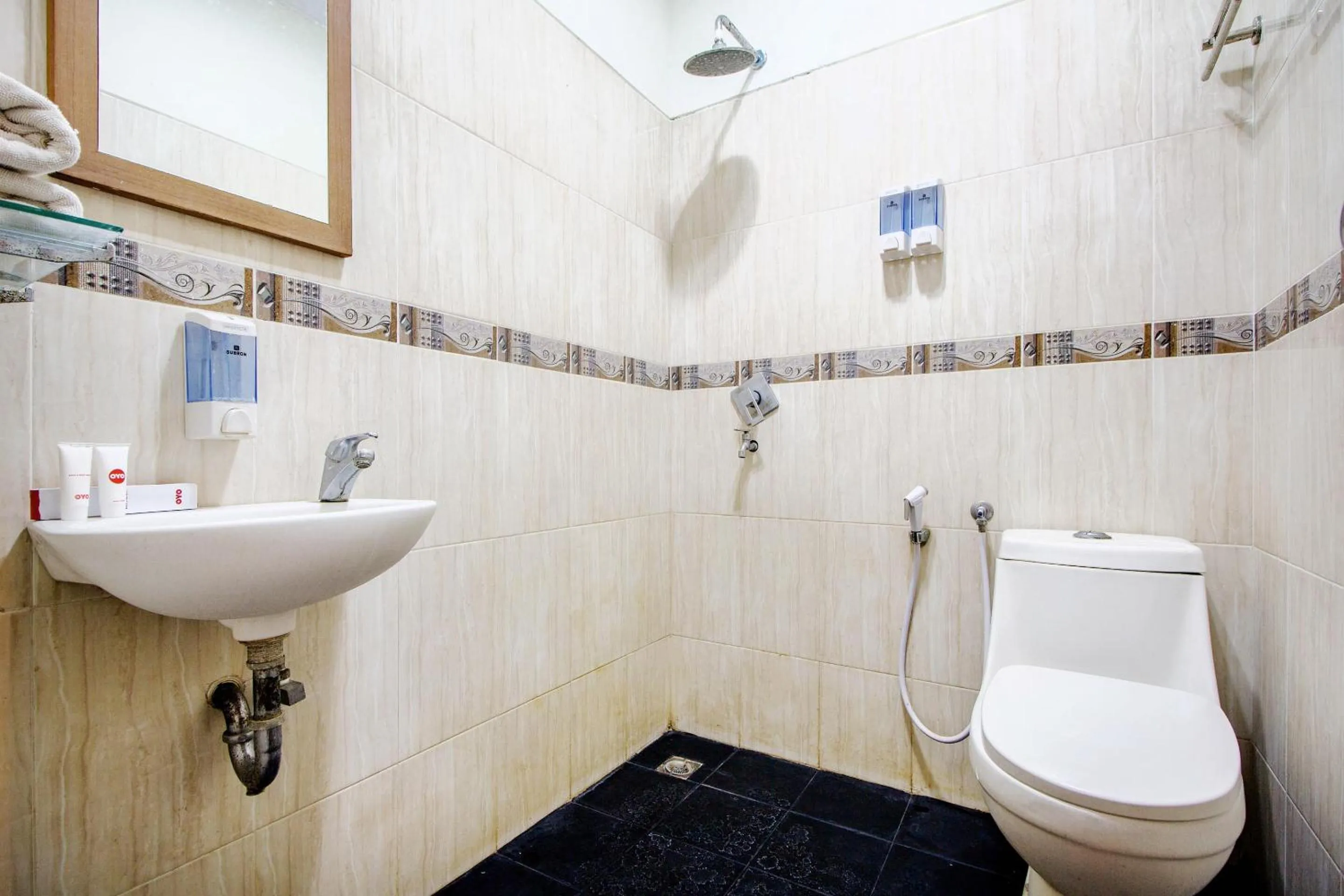 Bathroom in Super OYO 250 De'gadri Ndalem