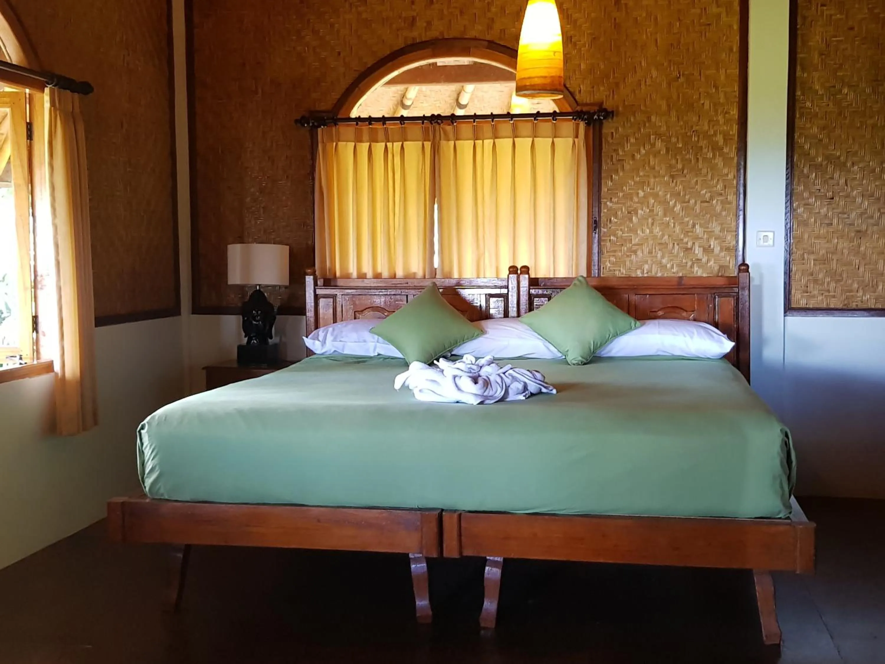 Bed in Bali Mountain Retreat