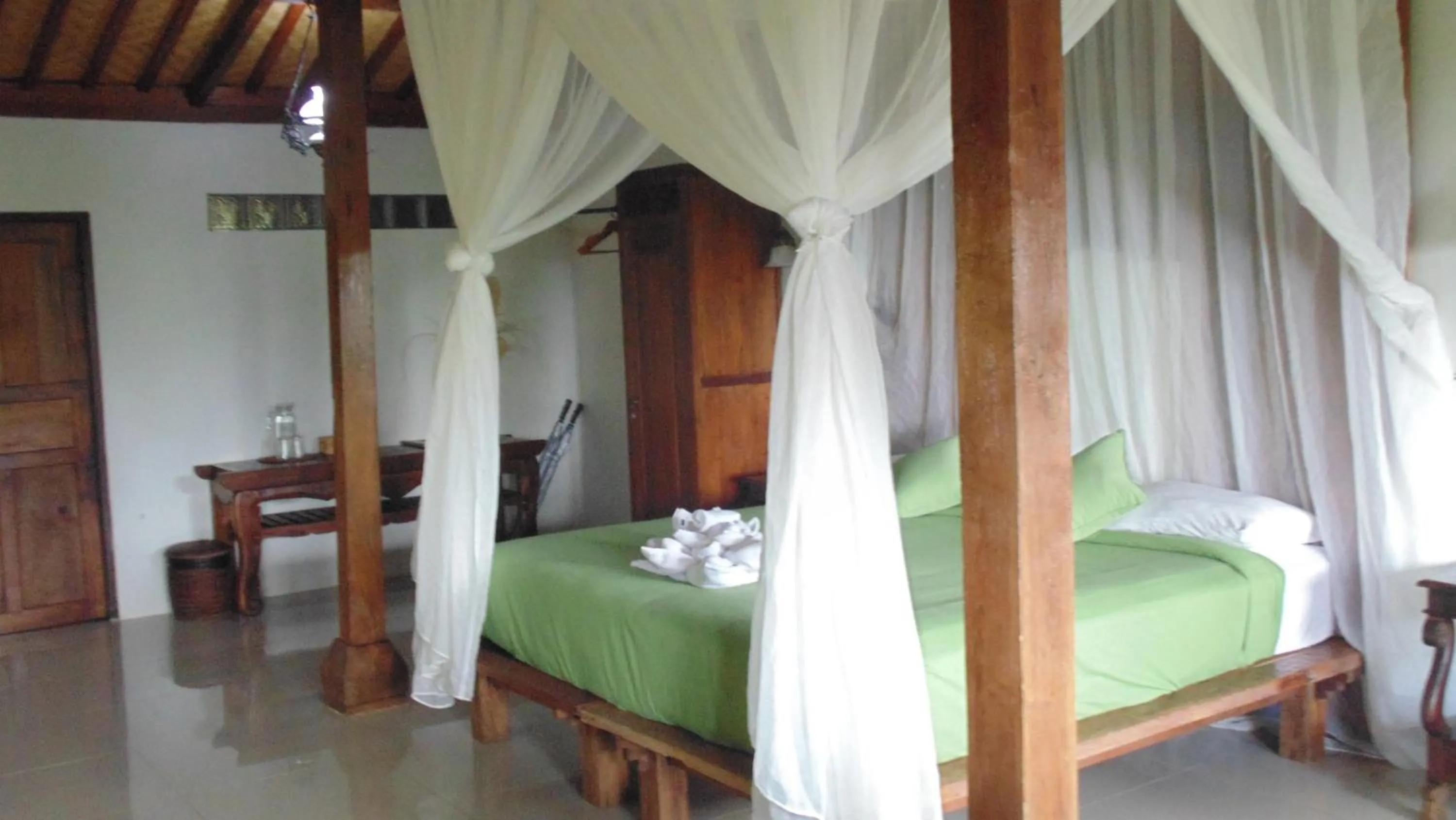 Bed in Bali Mountain Retreat