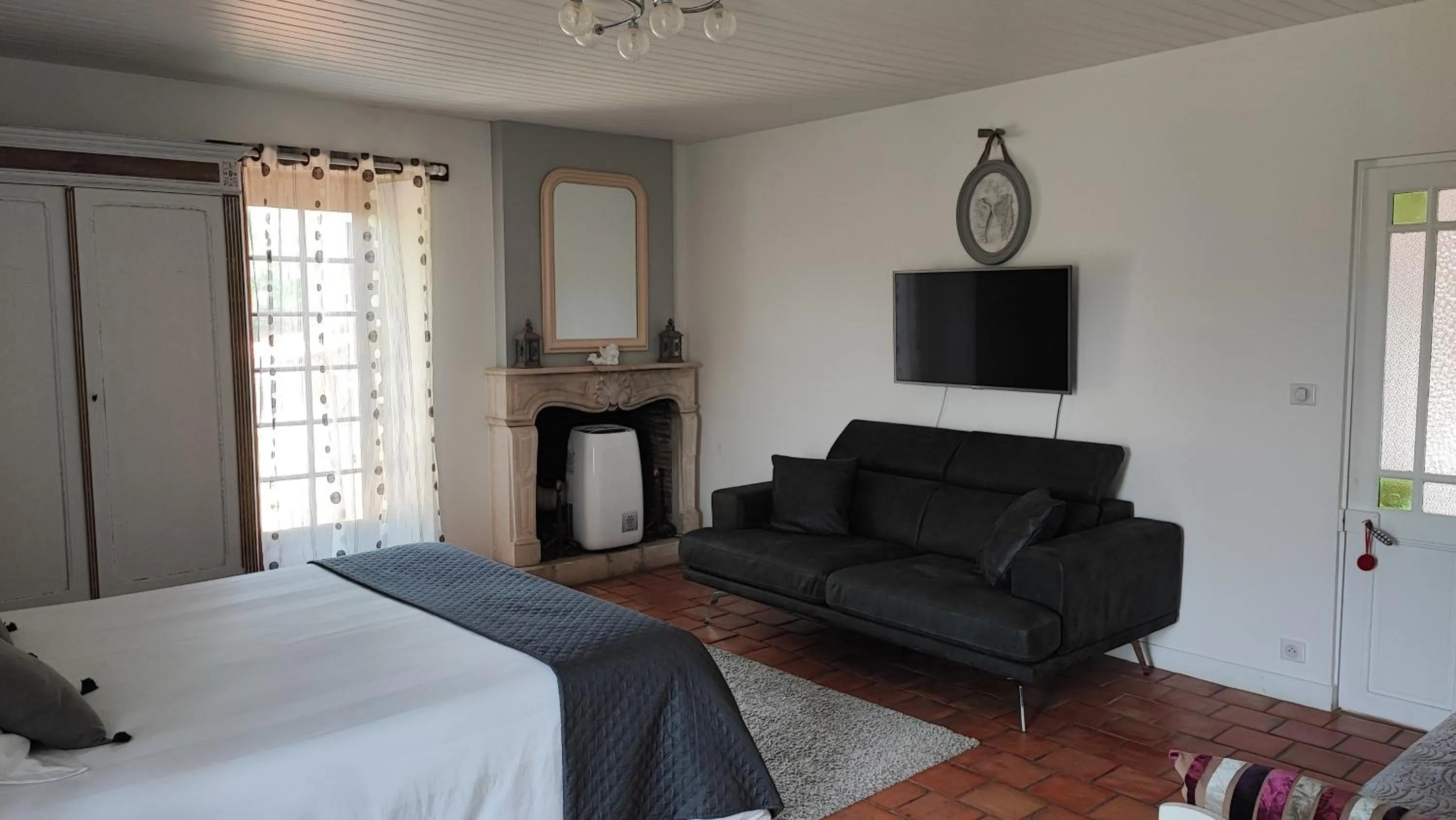 TV and multimedia, Bed in Au Clos Des Templiers