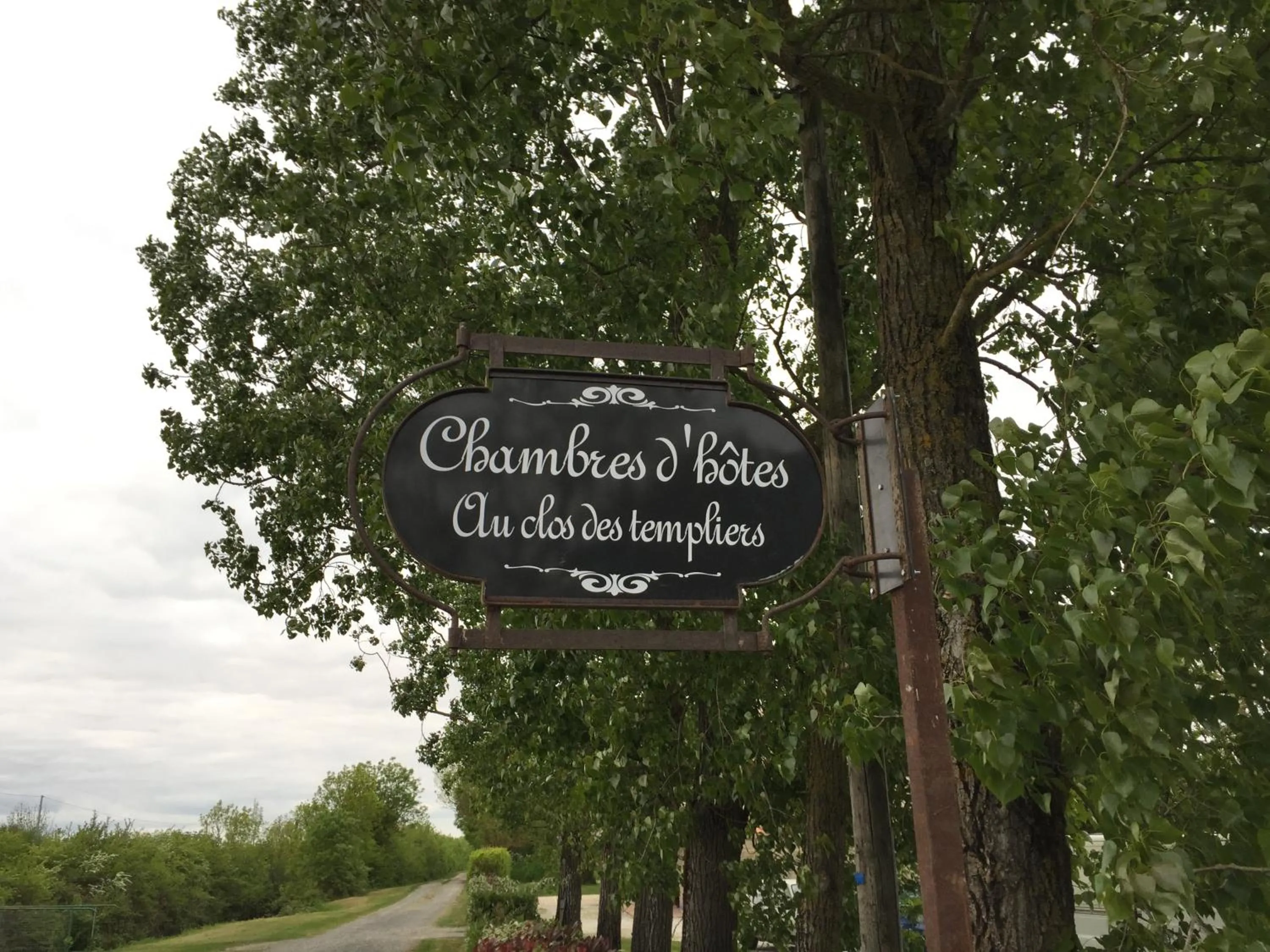 Property logo or sign in Au Clos Des Templiers