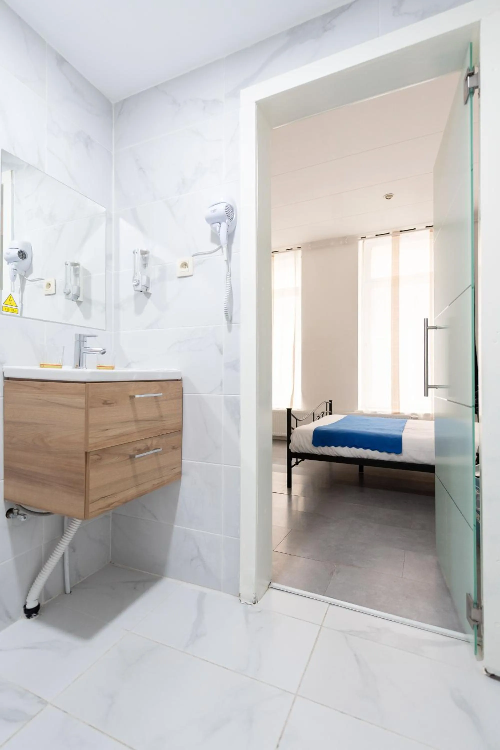 Bathroom, Bed in Hotel Le Grand Colombier