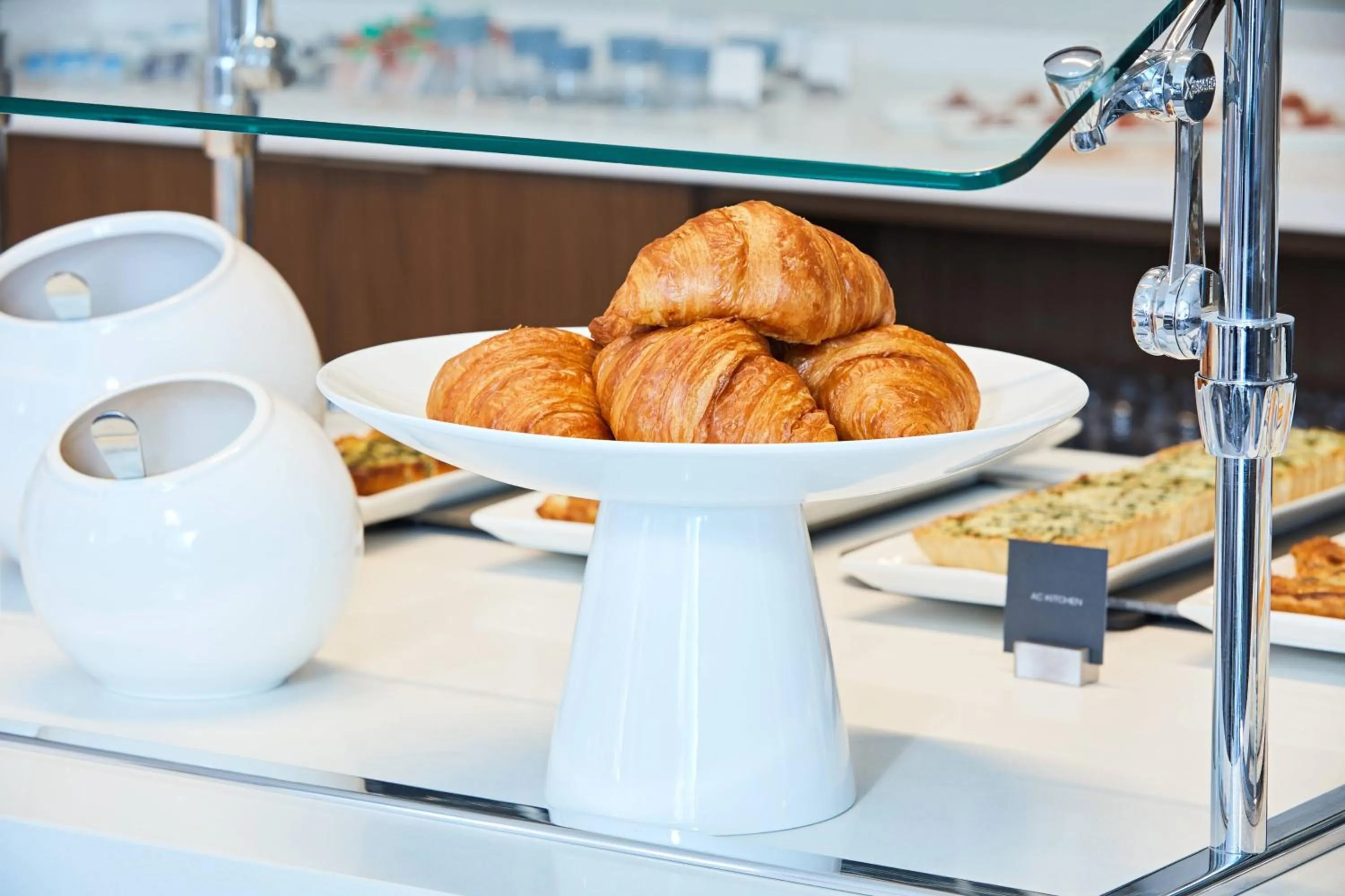 Kitchen or kitchenette in AC Hotel by Marriott Raleigh North Hills