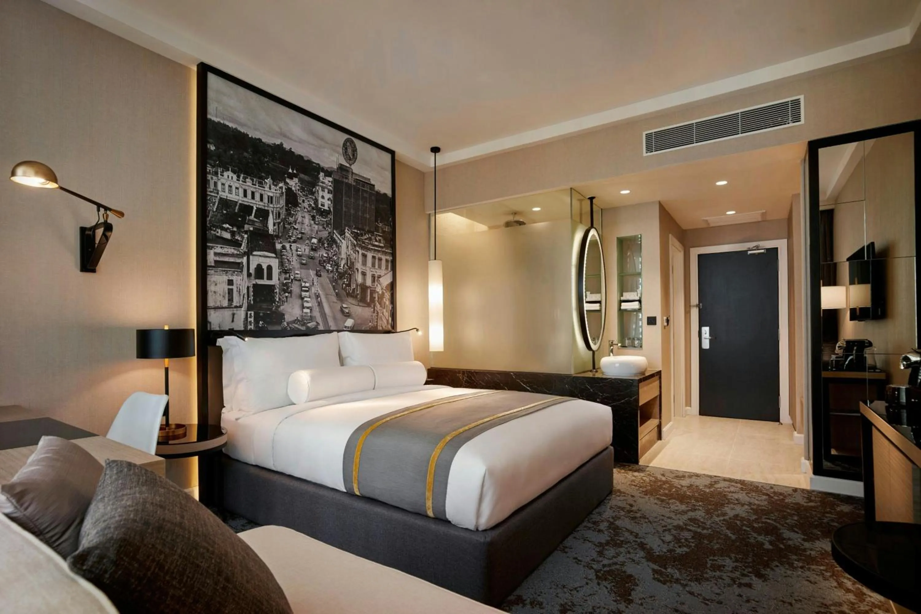 Photo of the whole room, Bed in Hotel Stripes Kuala Lumpur, Autograph Collection