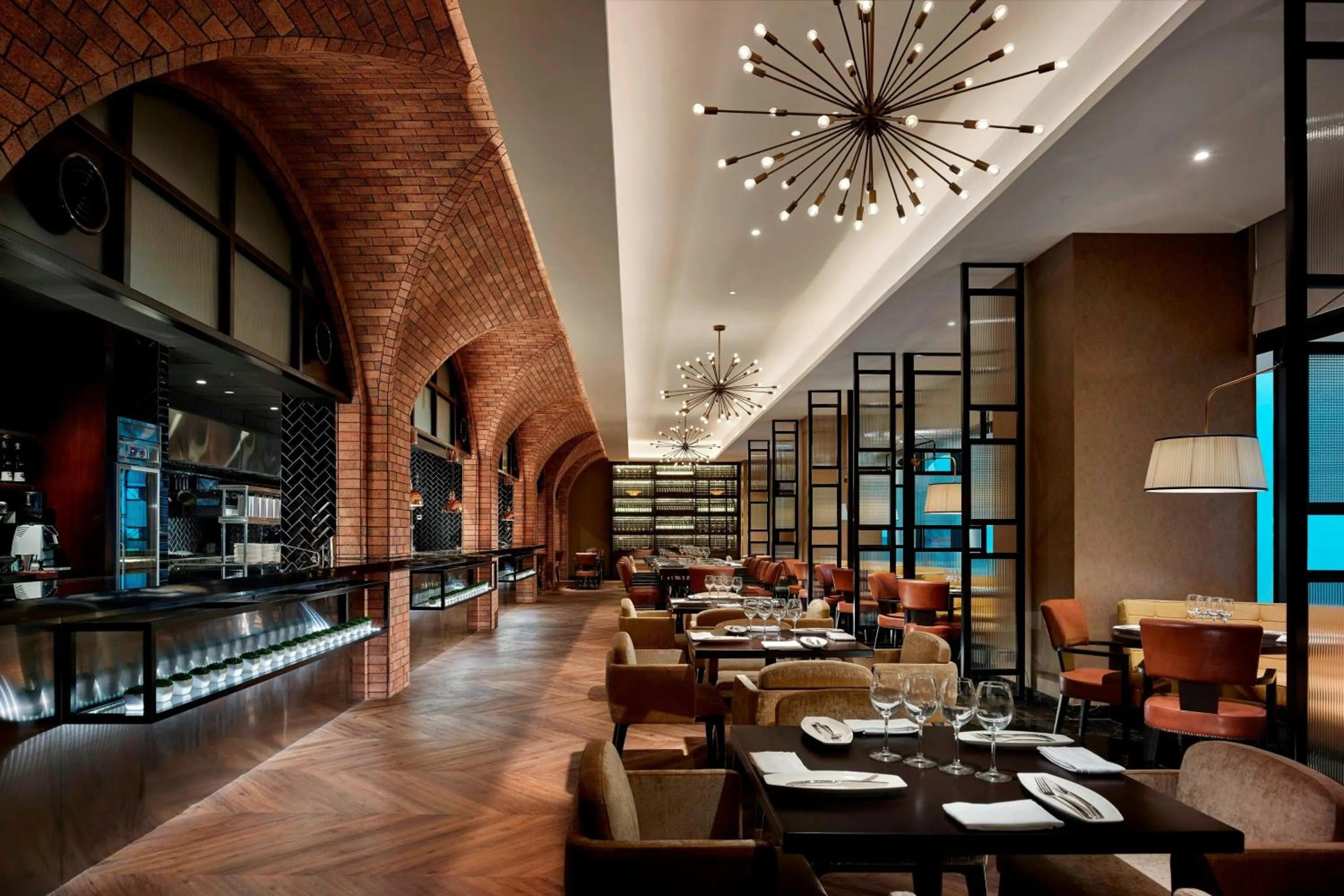 Restaurant/places to eat in Hotel Stripes Kuala Lumpur, Autograph Collection