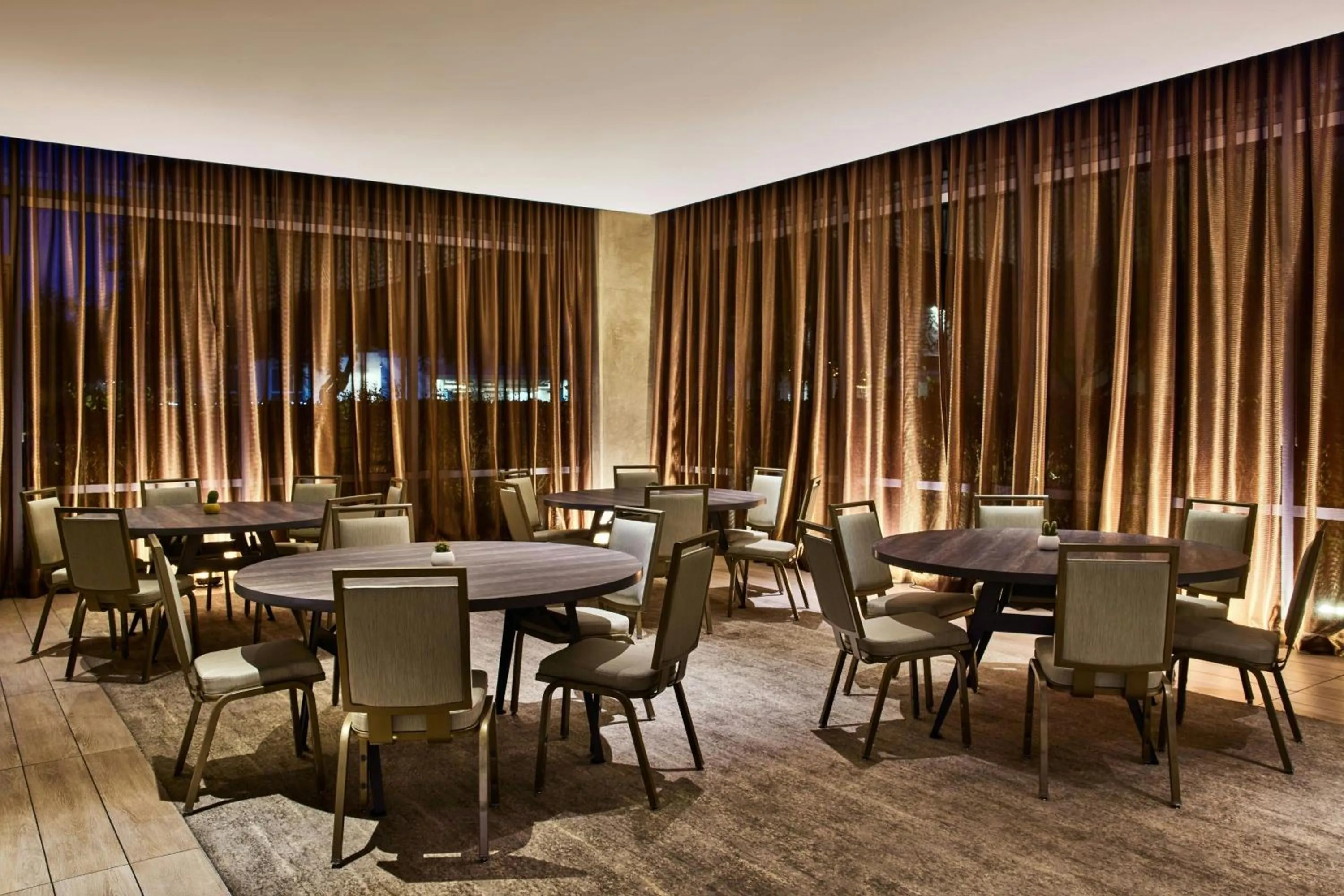 Kitchen or kitchenette in AC Hotel by Marriott Irvine