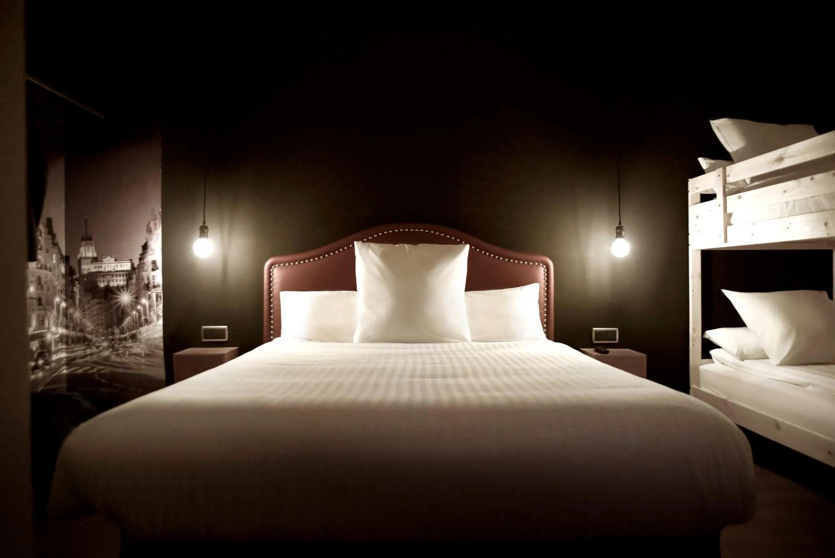 Bed in Woohoo Suites Madrid