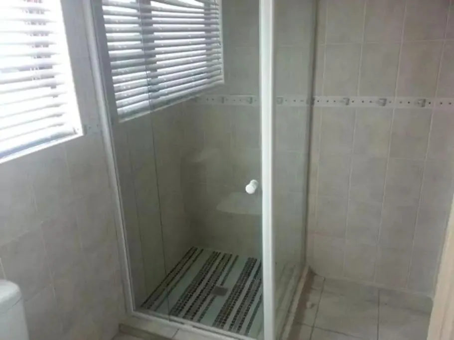 Shower in Spacious Garden Cottage