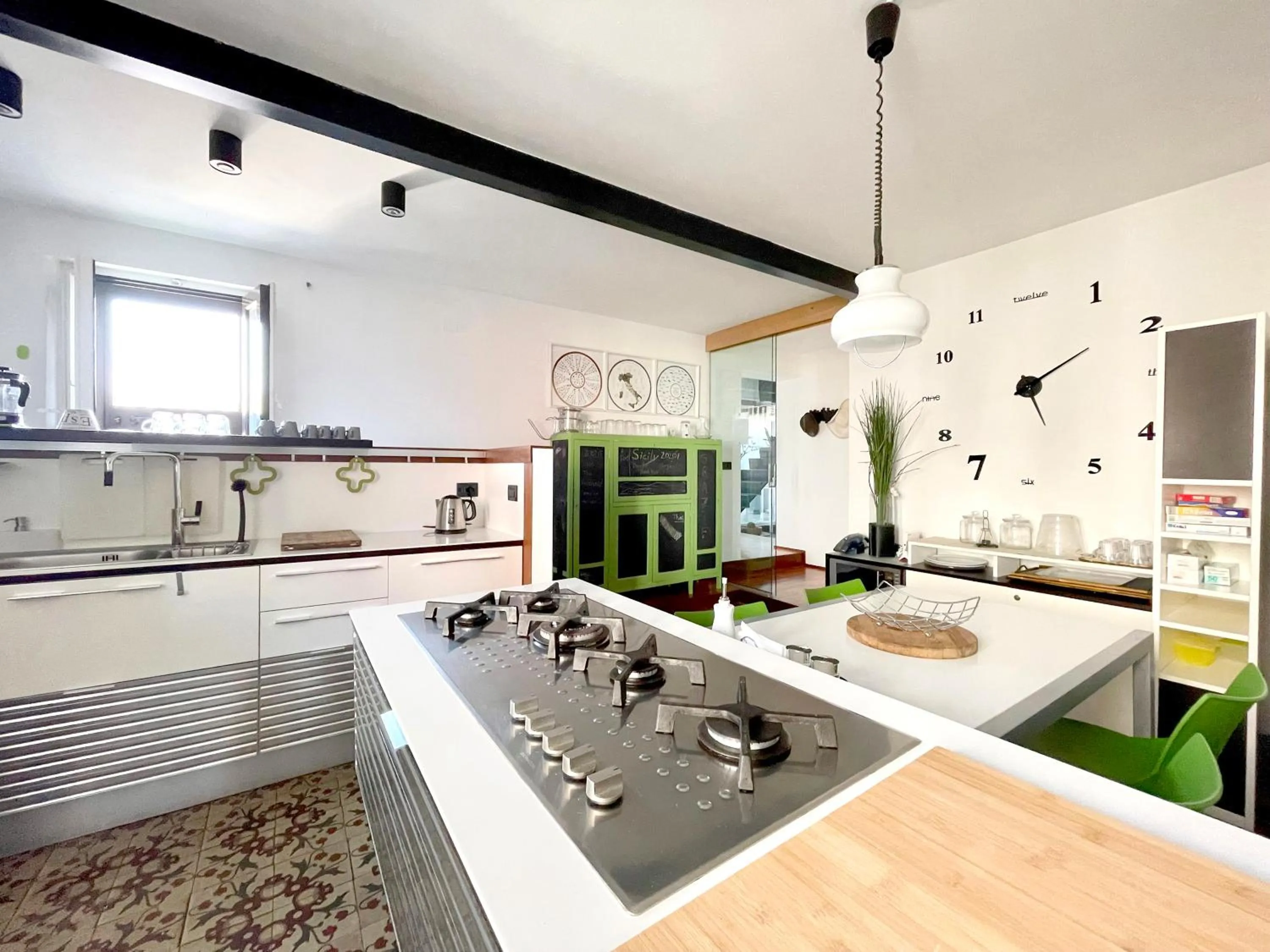 SCS Modern luxury penthouse URG