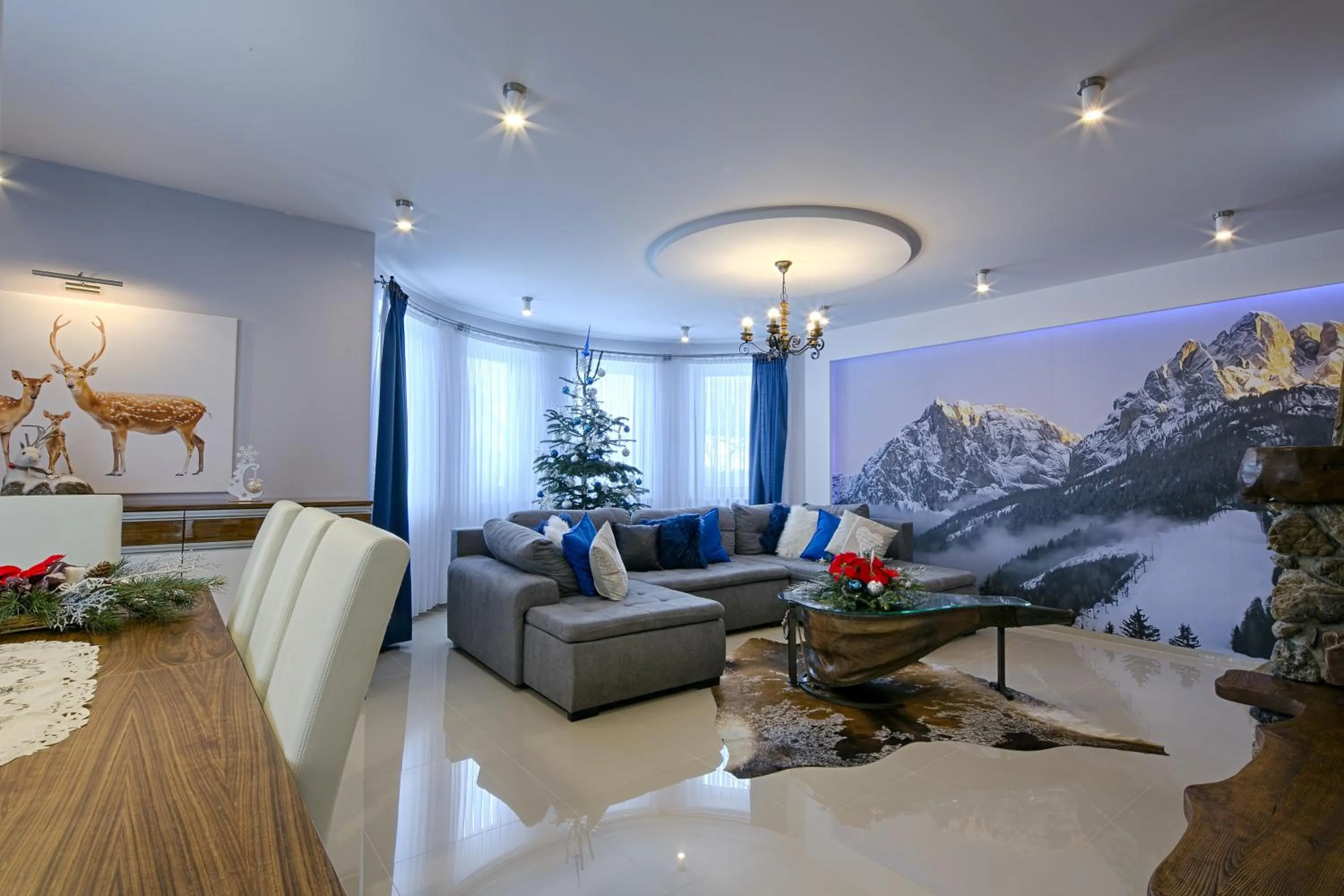 Communal lounge/ TV room in Gordonówka Residence & SPA- sauna i jacuzzi-przeżyj niezapomniany pobyt