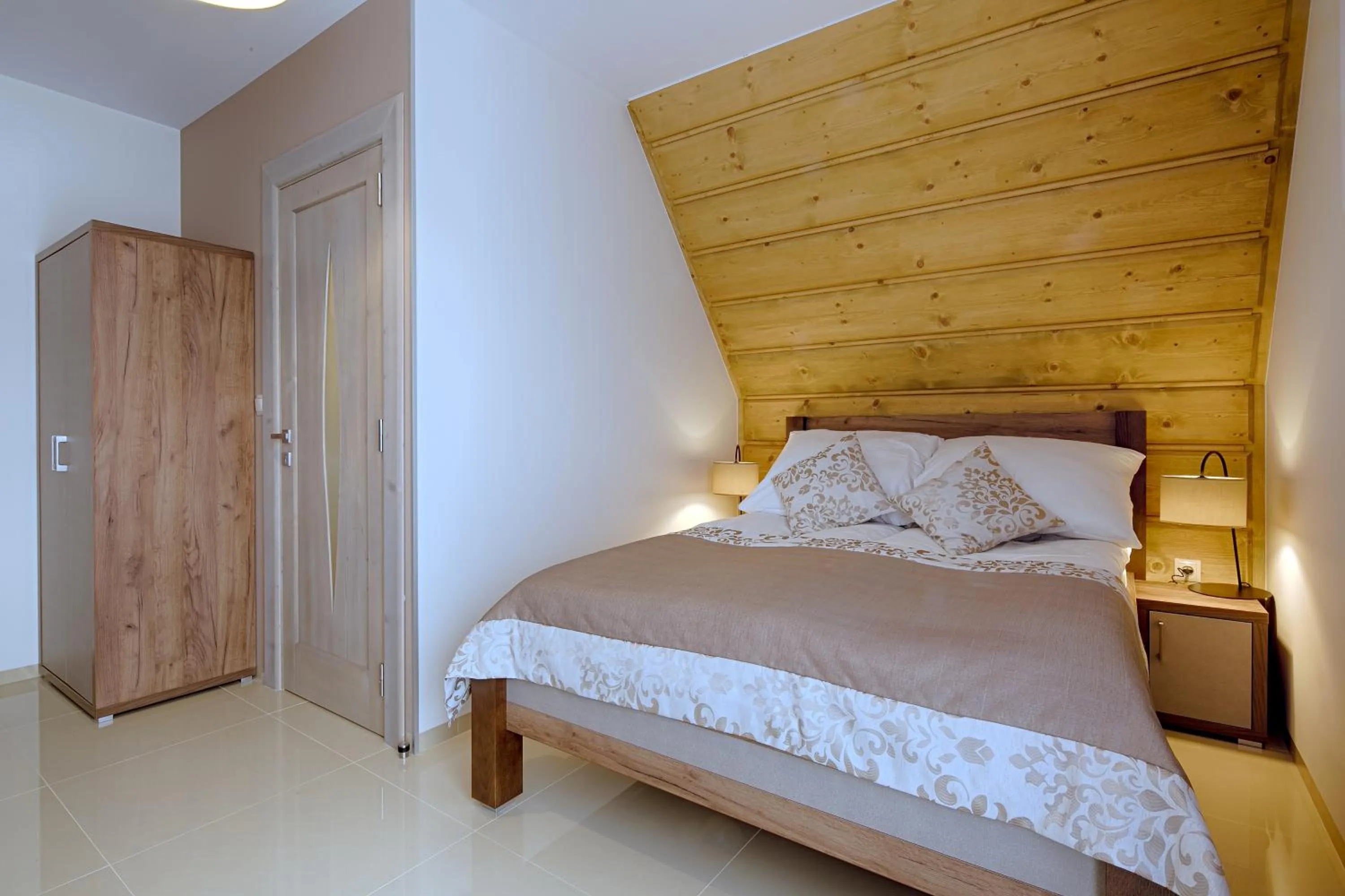 Bed in Gordonówka Residence & SPA- sauna i jacuzzi-przeżyj niezapomniany pobyt