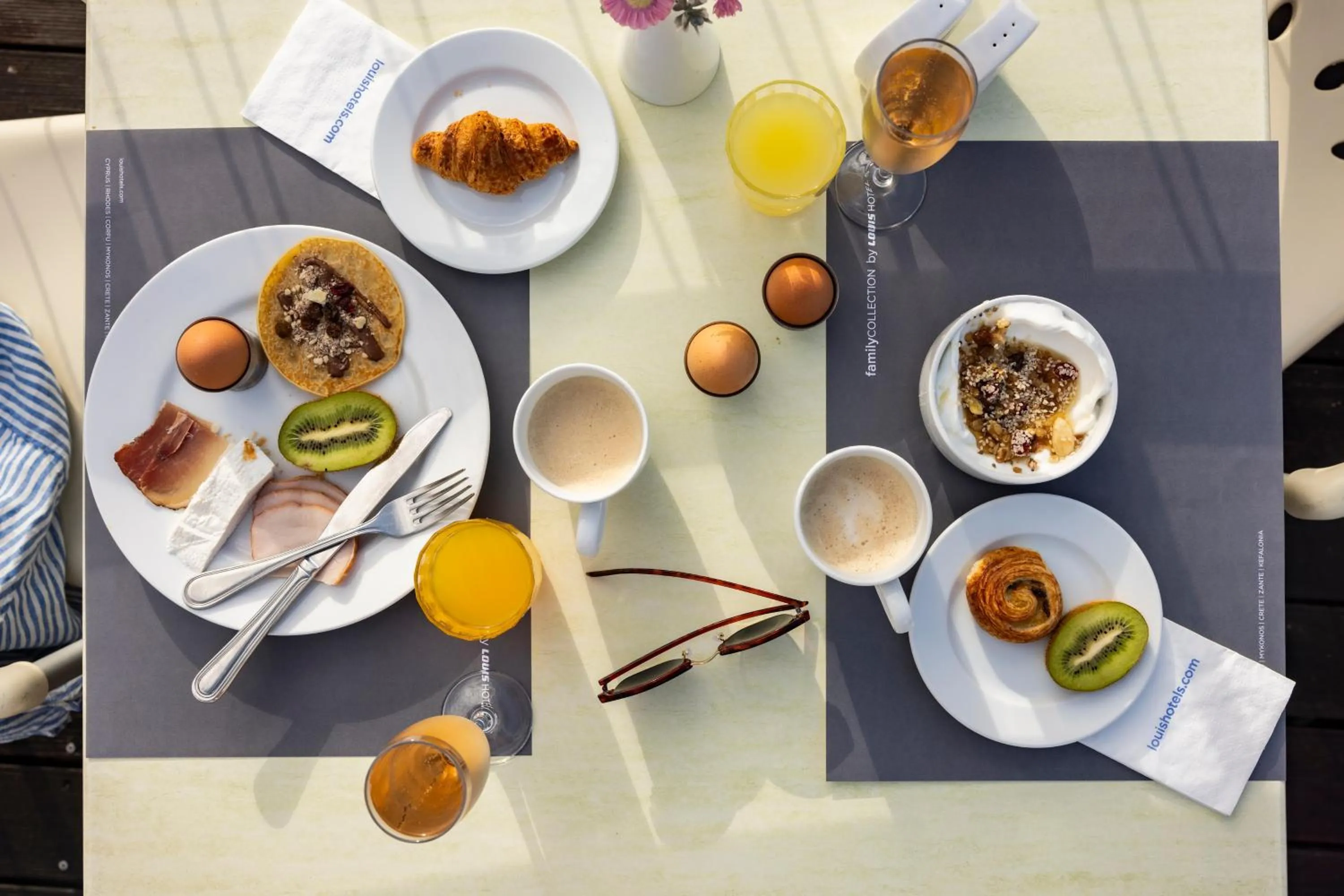 Restaurant/places to eat in Louis Althea Beach