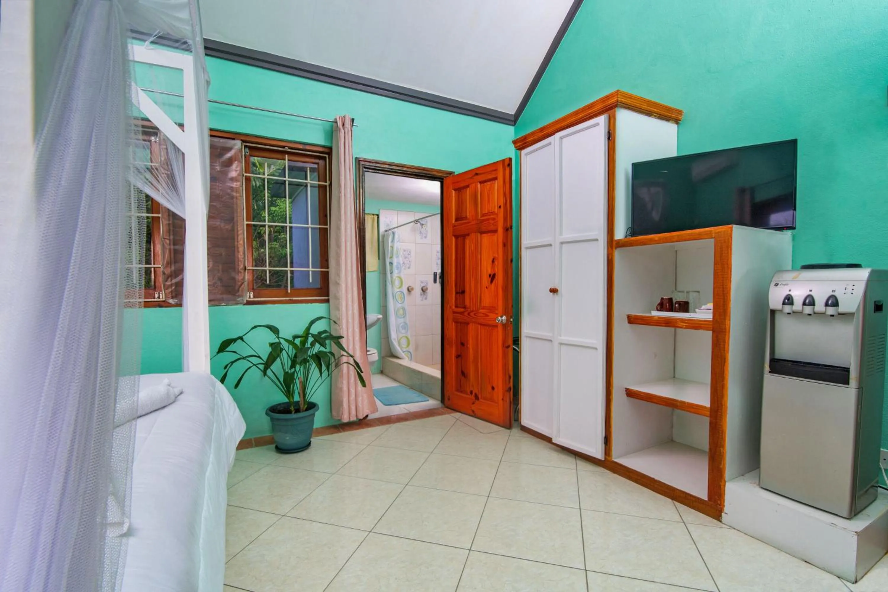 TV and multimedia in Tropical Paradise View