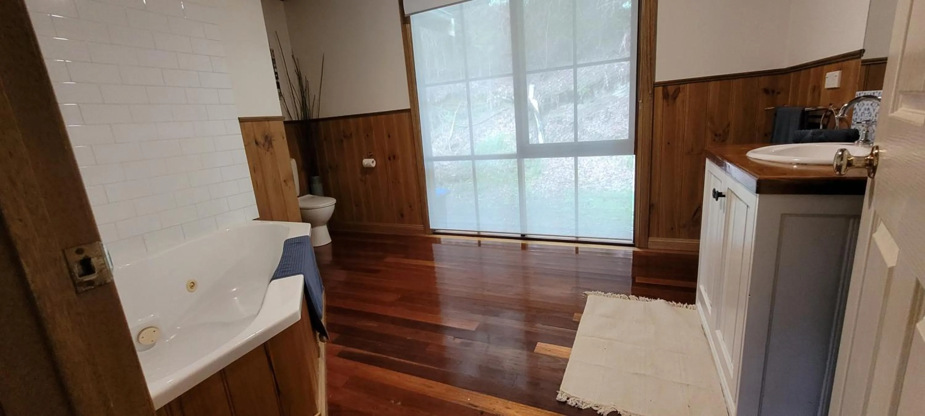 Bathroom in Tall Trees Eco Retreat - Blackwood Cottage