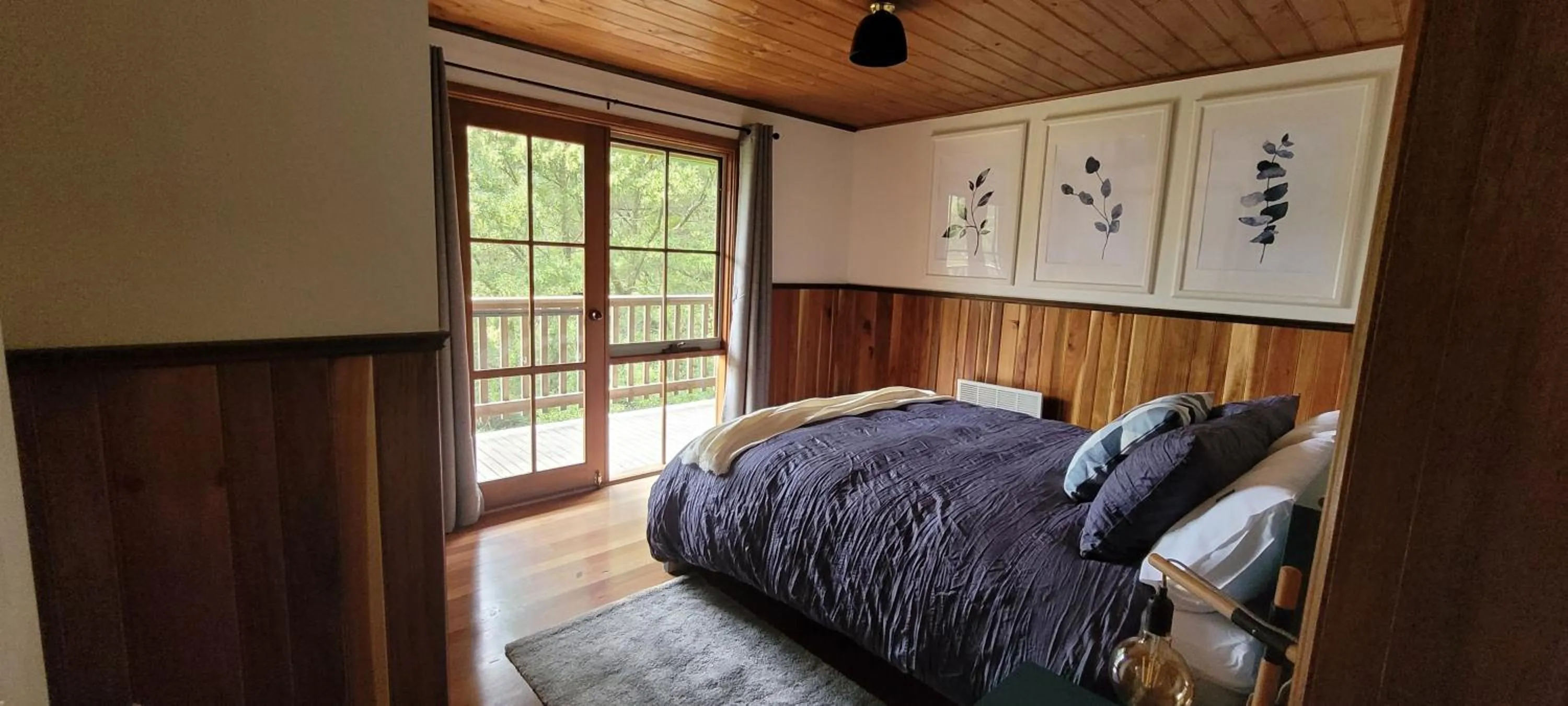 Bedroom in Tall Trees Eco Retreat - Blackwood Cottage