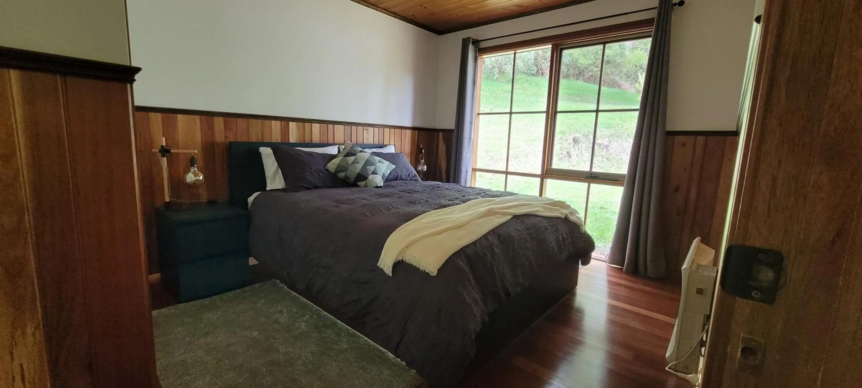Bedroom in Tall Trees Eco Retreat - Blackwood Cottage