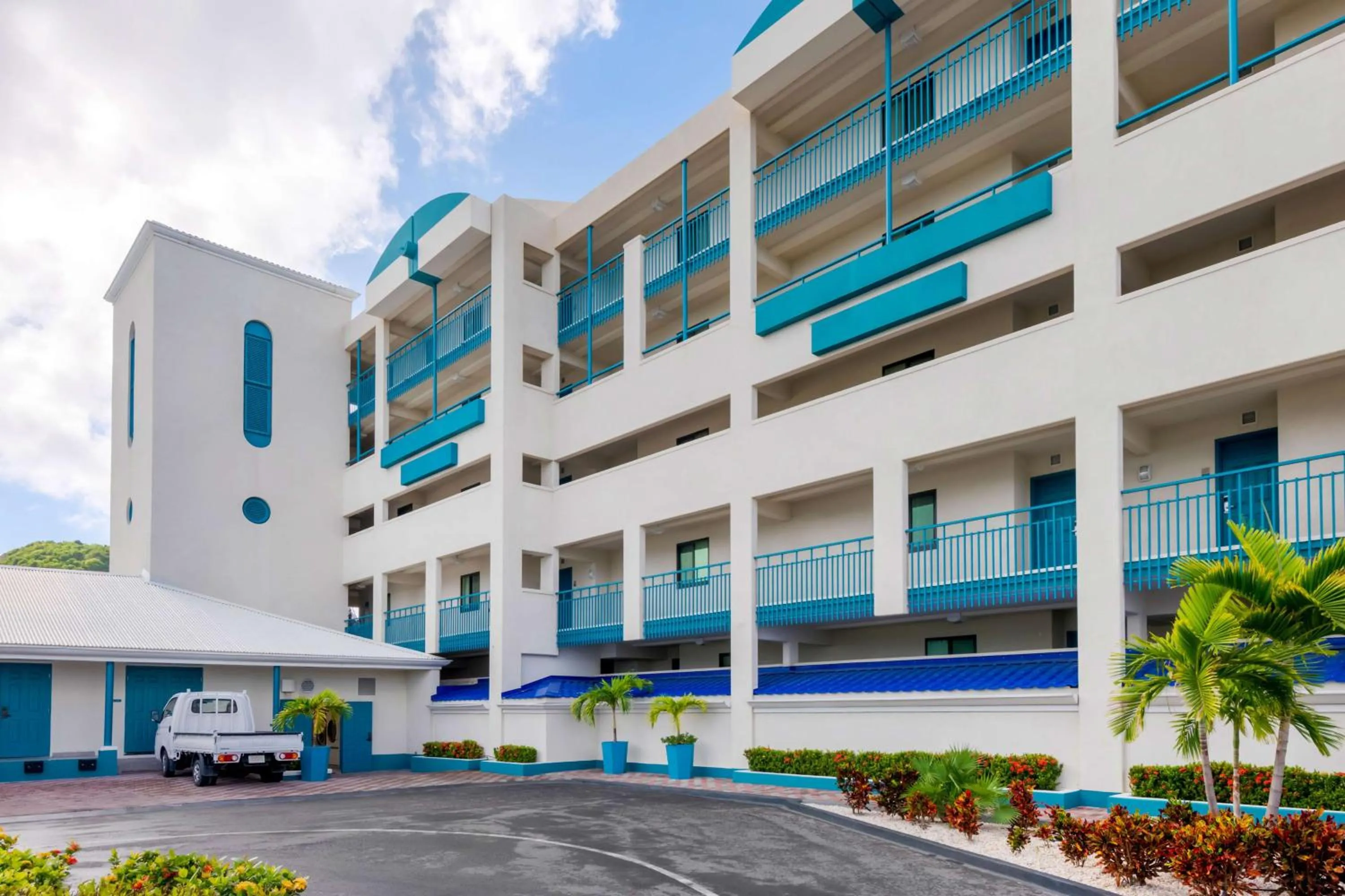 Property building in Hilton Vacation Club Royal Palm St Maarten
