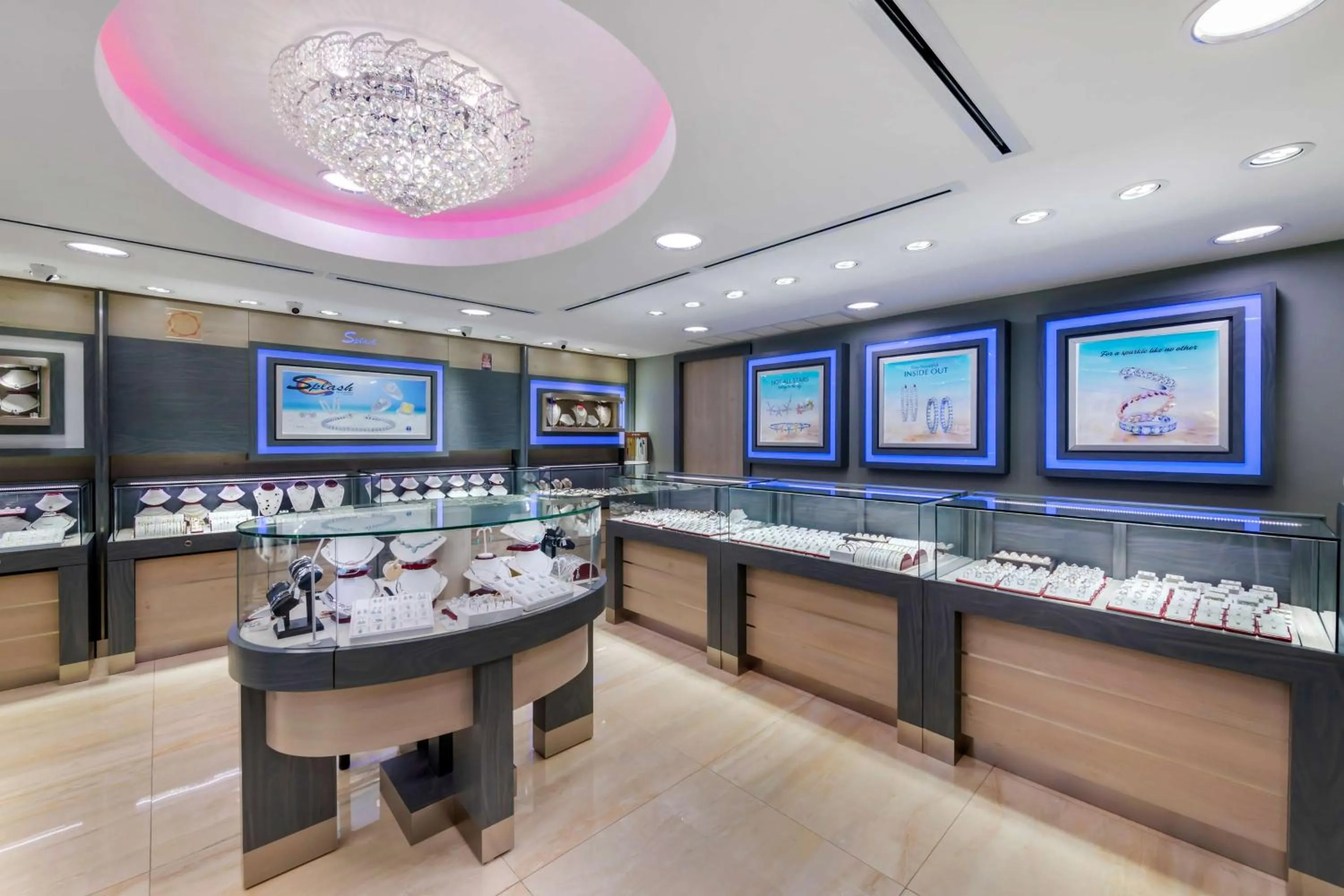 On-site shops in Hilton Vacation Club Royal Palm St Maarten