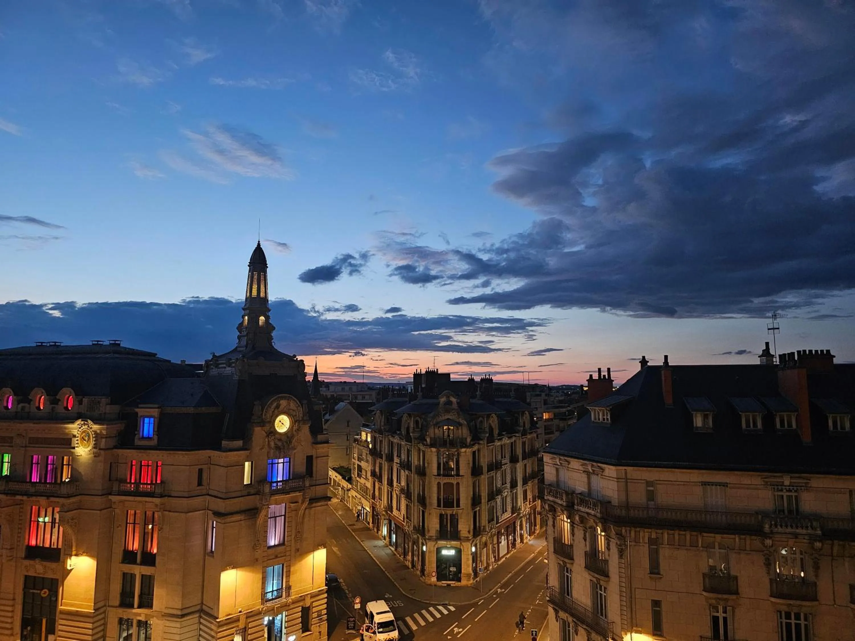 City view in B&B HOTEL Dijon Centre